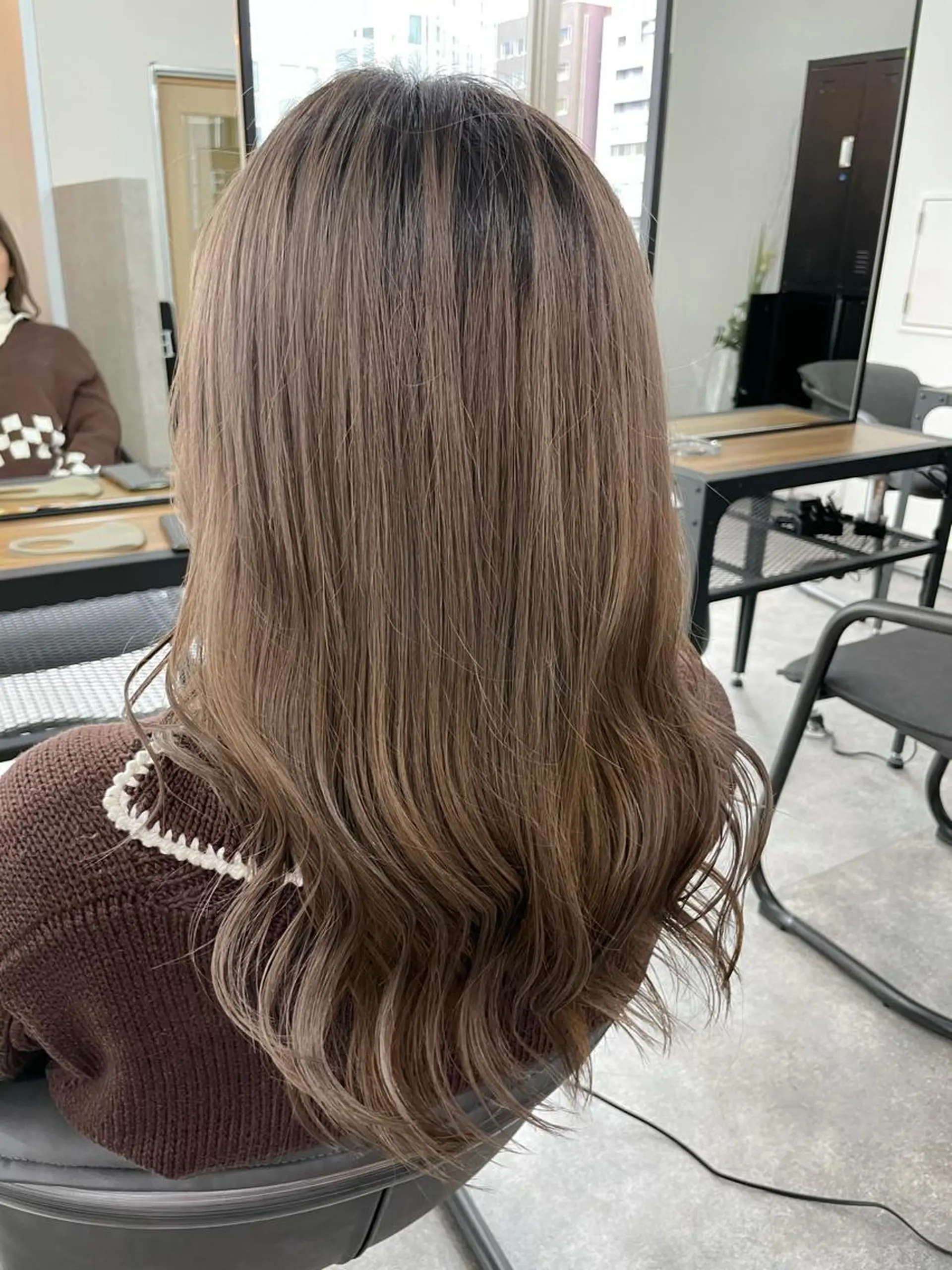 セミロング カラー パーマ ヘアアレンジ メンズ キッズ ネイル マツエク・マツパ メンズバレイヤージュ メンズブリーチ フェードカット メンズハイライト メンズインナーカラー メンズ特化 しゅうへいのヘアスタイル