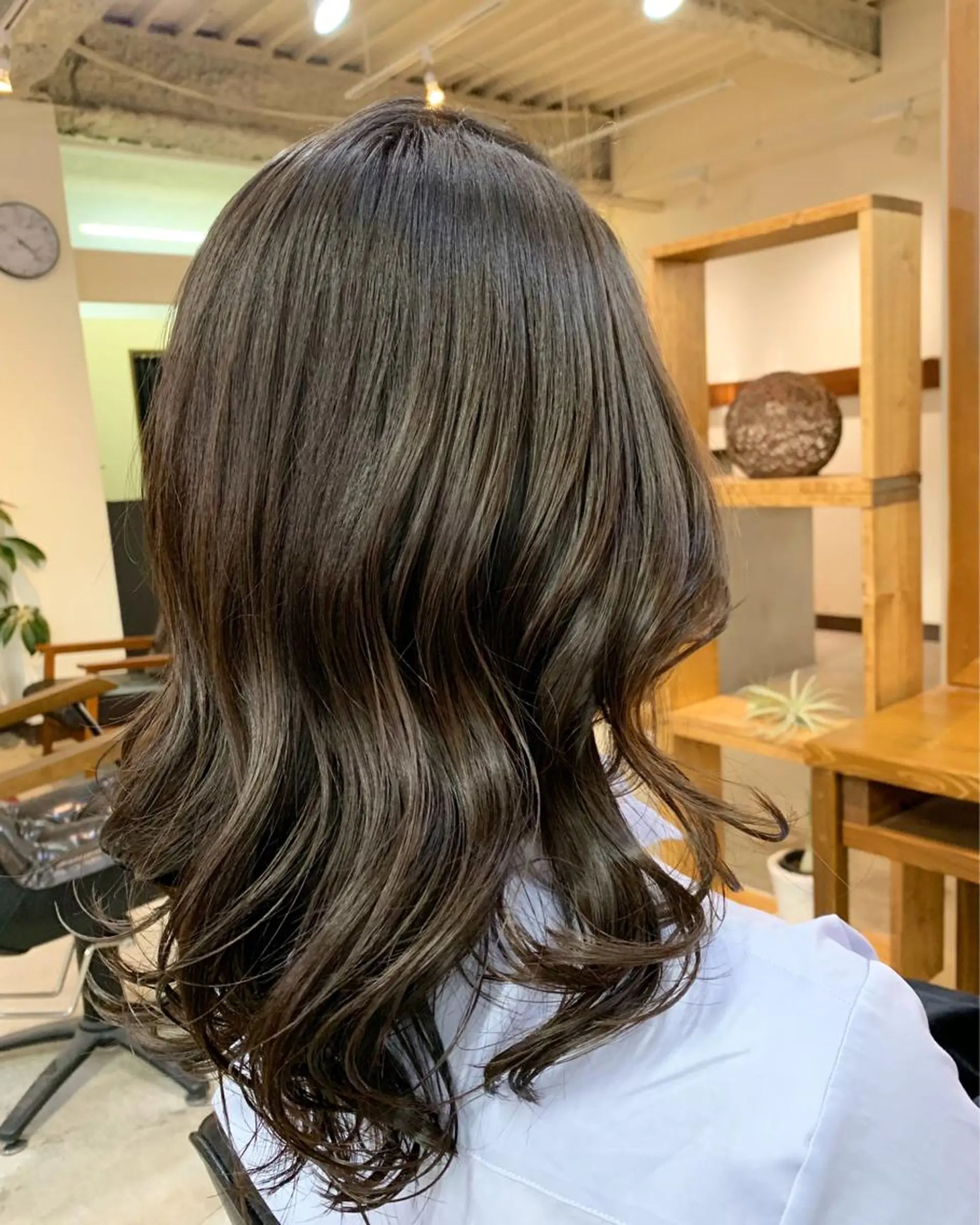 セミロング カラー LEB所属・下河 宗太のヘアスタイル