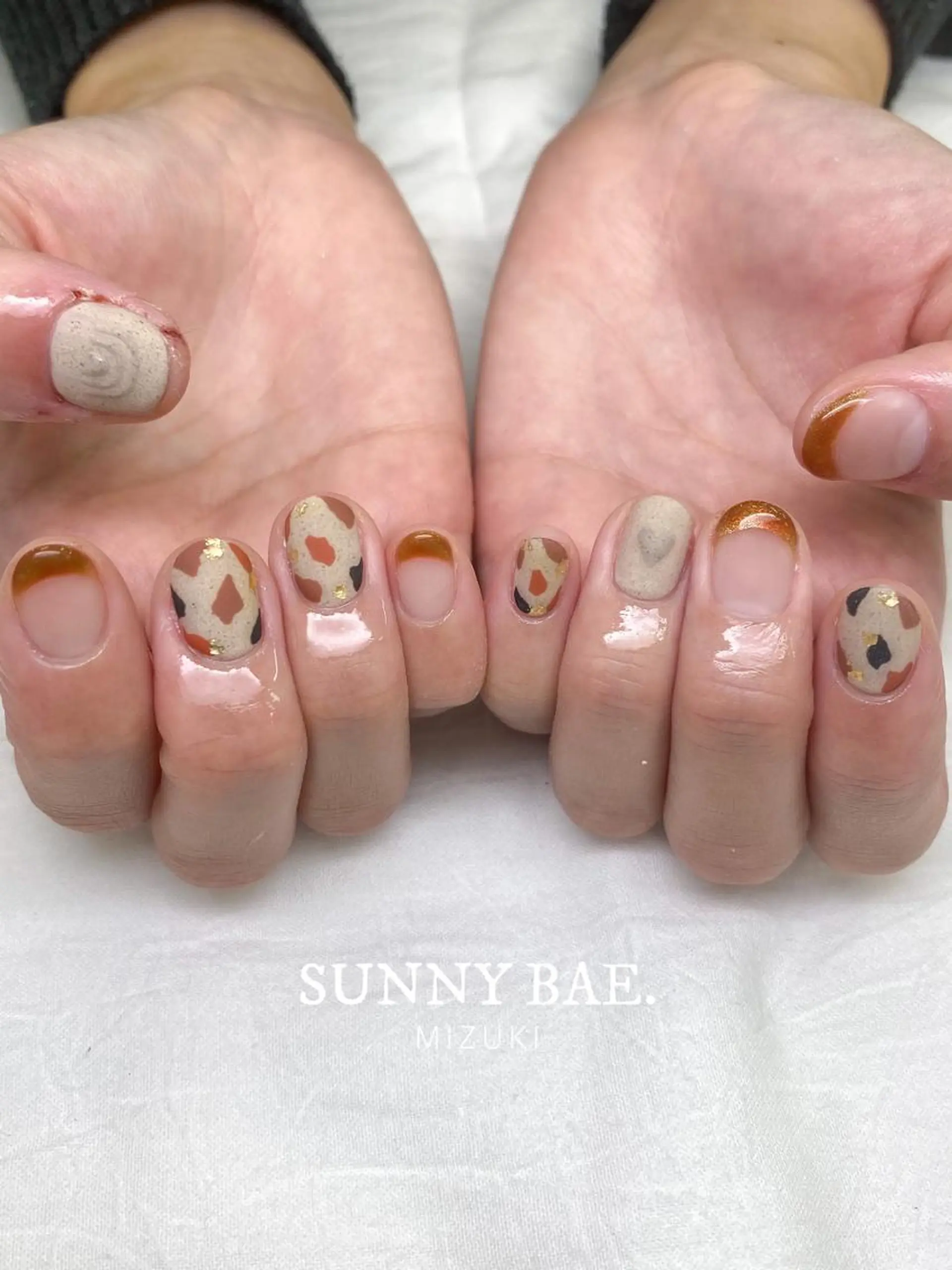 ネイル アニマル柄 フレンチネイル ジェルネイル マグネットネイル ぷっくりネイル ハンドネイル SUNNY BAE. 🌼MIZUKIのネイルデザイン
