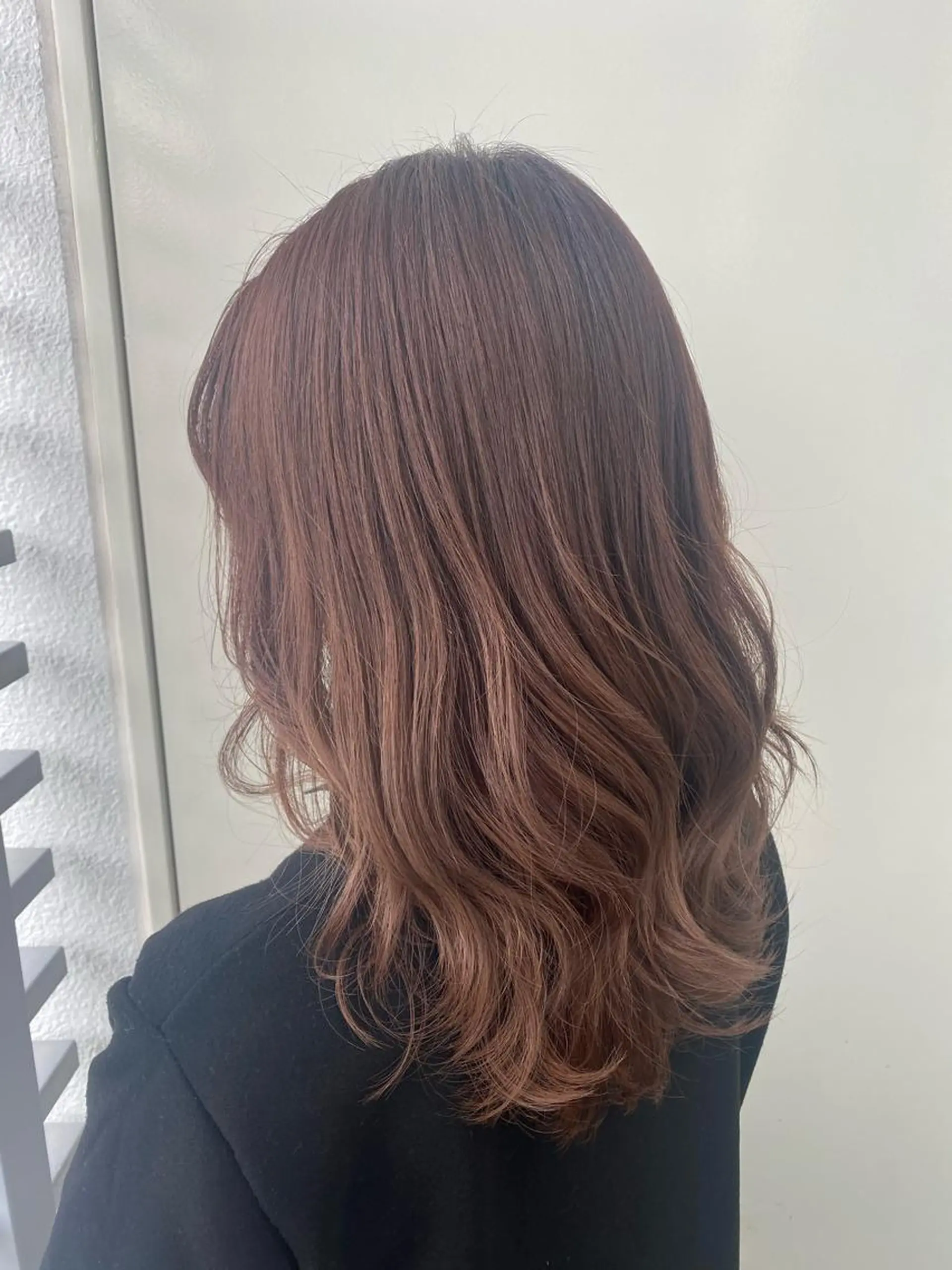 セミロング カラー 韓国ヘア顔周りカット 艶髪ベージュtamaのヘアスタイル