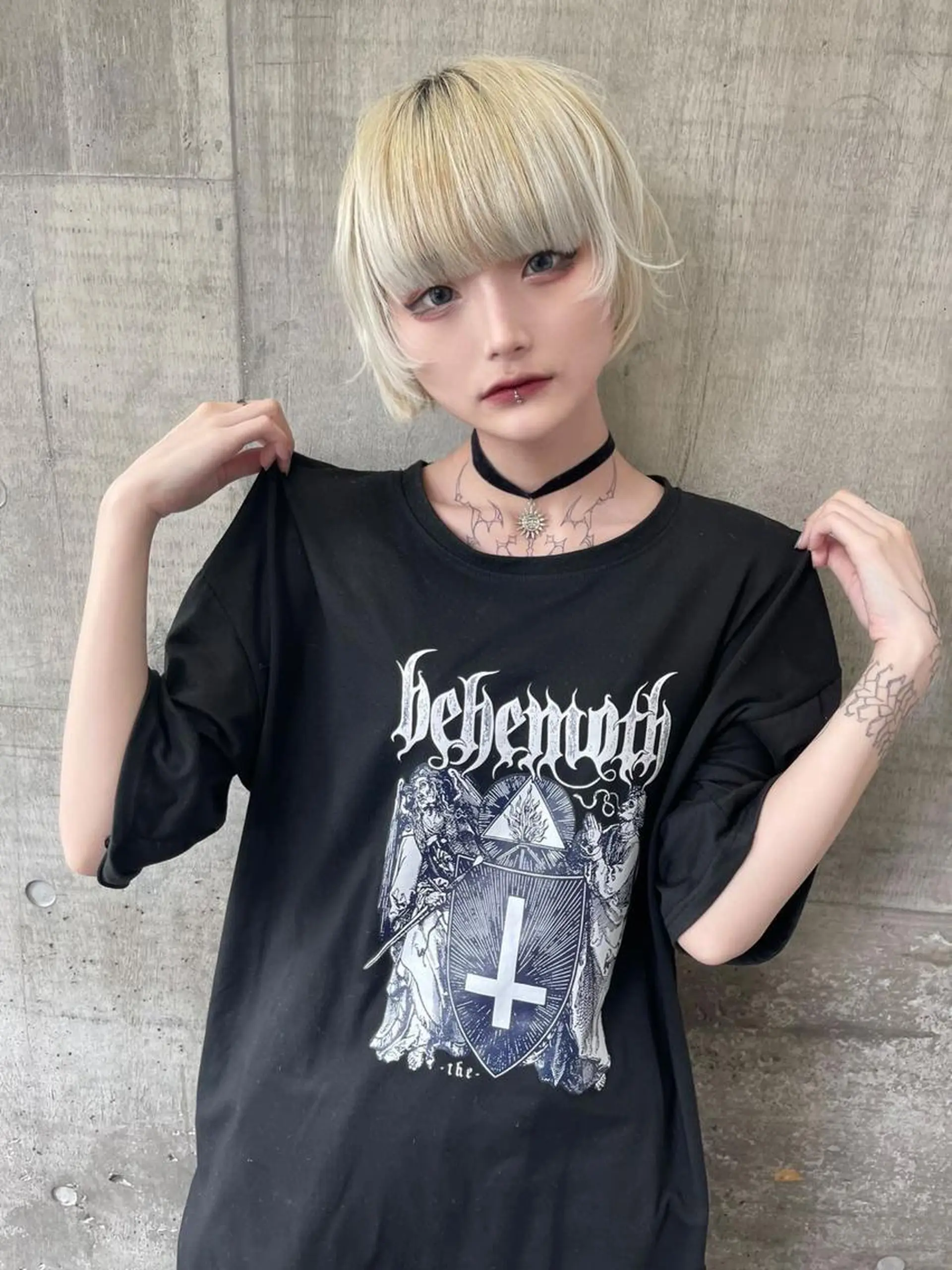 ショート カラー ハイトーンカラー カット ALLY所属・ウルフカット / ケアブリーチのヘアスタイル