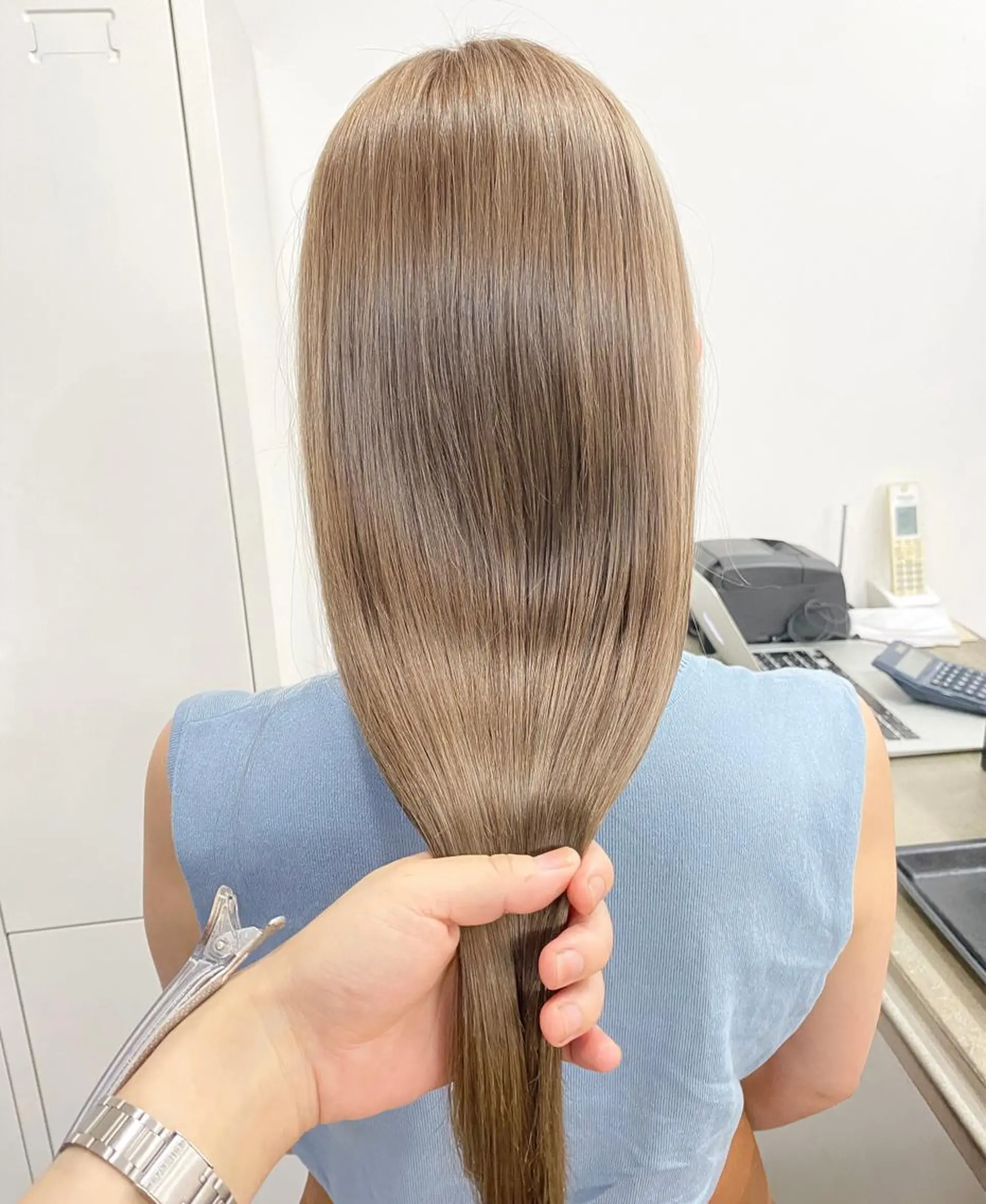 ロング カラー トリートメント 似合わせハイトーン 🍯ayumi🍯のヘアスタイル