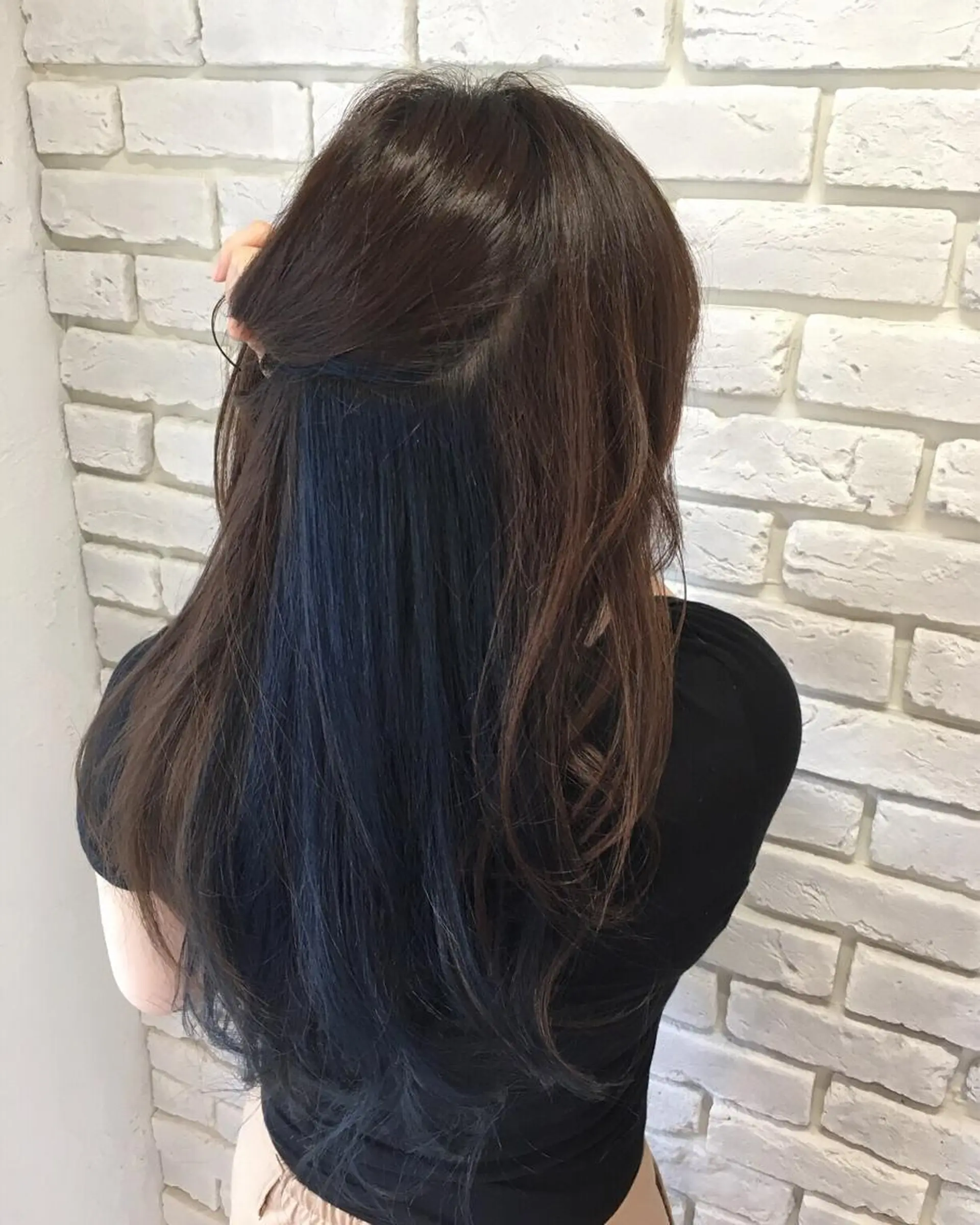 ロング カラー ブリーチ 江幡 渉のヘアスタイル