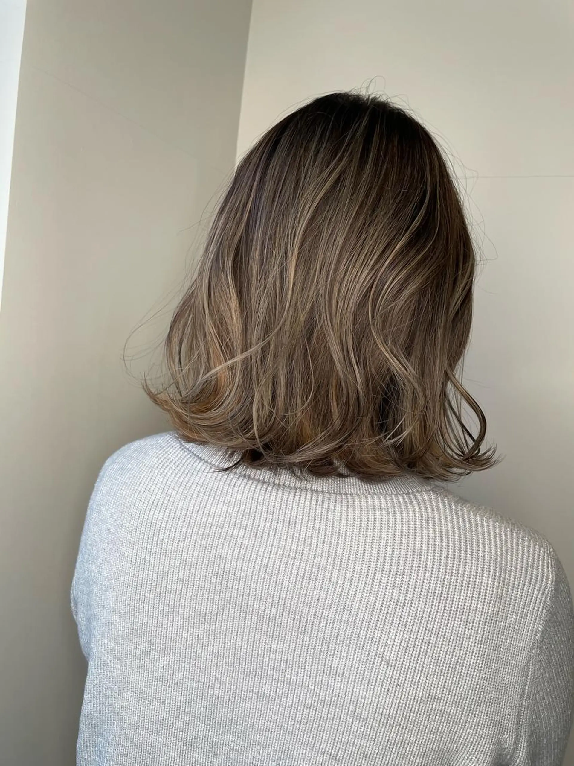 ショート カラー バレイヤージュ レイヤーカット ヘアカラー トリートメント ブリーチ👩‍🦳/ ‪✂︎MANAMIのヘアスタイル