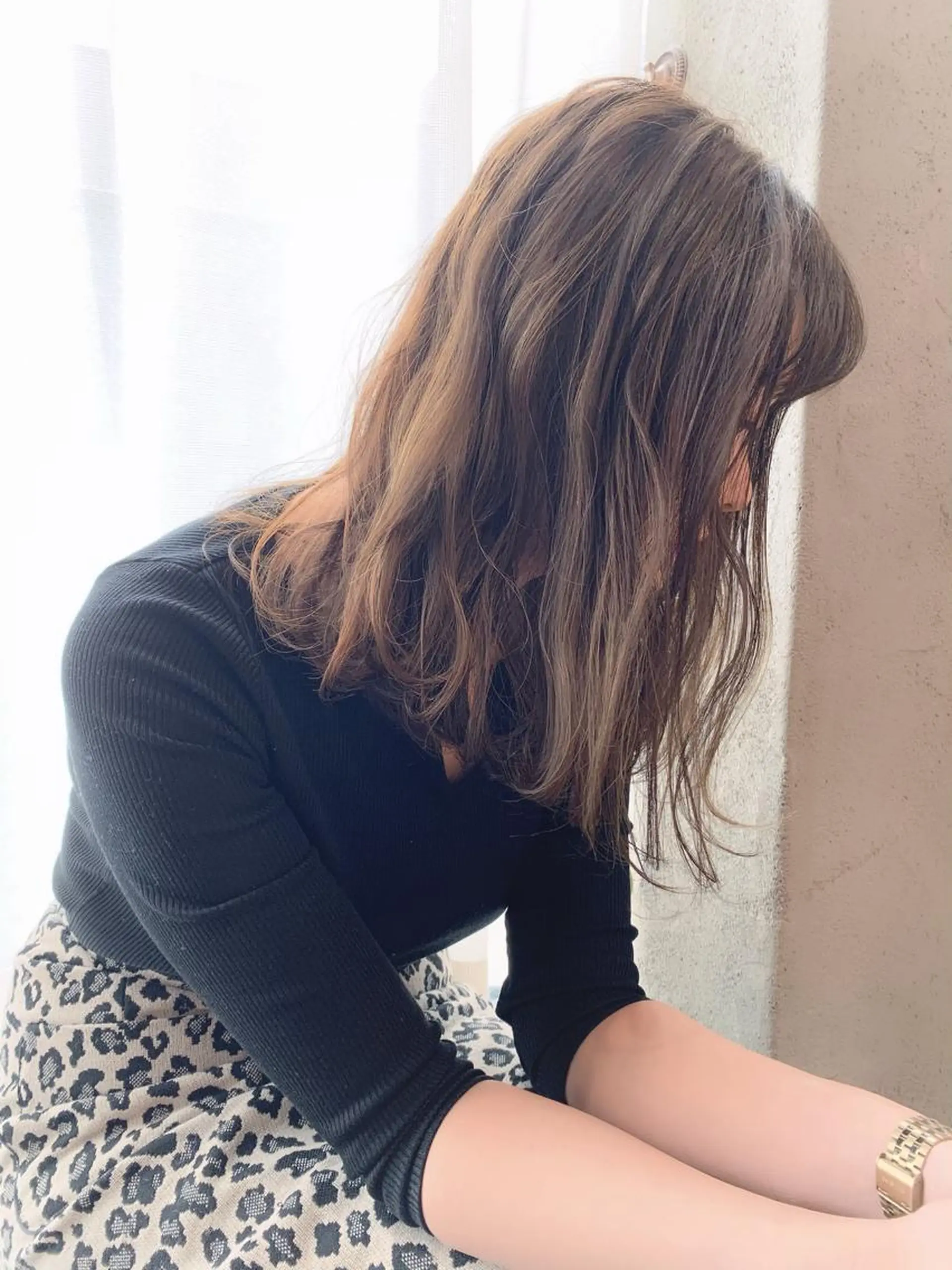 ミディアム カラー ヘアアレンジ ベージュカラー 透明感カラー ハイライトカラー オリーブベージュ ハイライト EMANON天神所属・Hitomi Ezakiのヘアスタイル