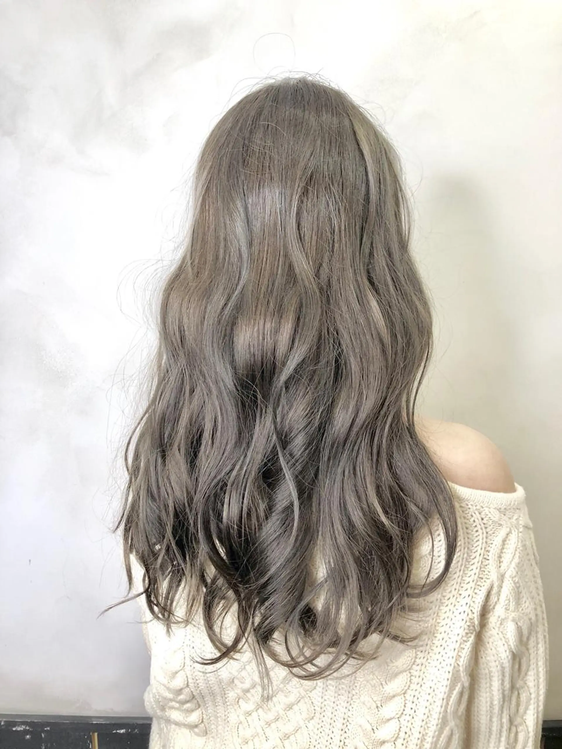 ロング カラー パーマ ヘアアレンジ ベージュカラー 透明感カラー ロング 美髪矯正 🌈髪質改善 山下のヘアスタイル
