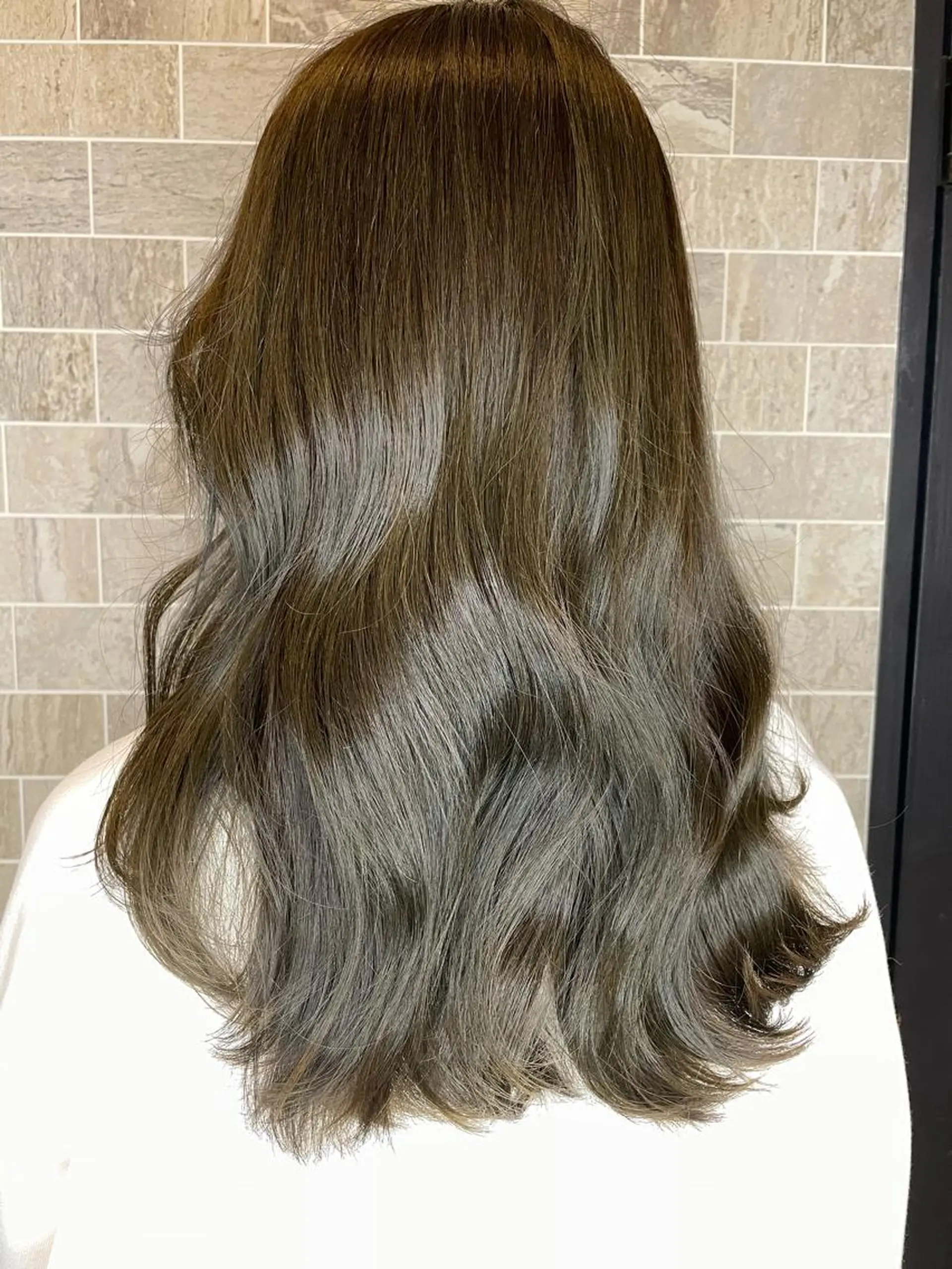 ロング 栗林 茉那のヘアスタイル