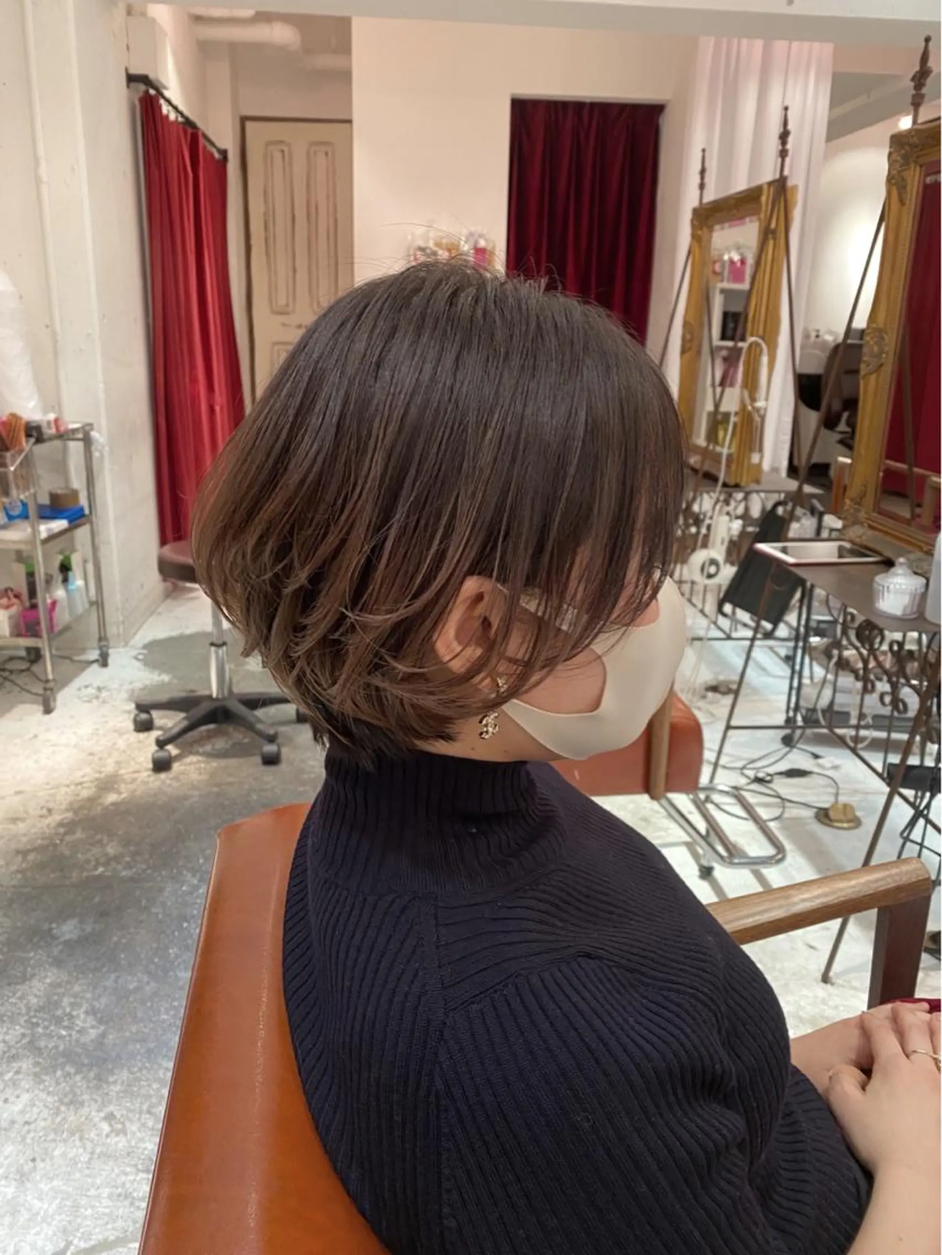 ショート カラー BEBE所属・ブリーチなし 透明感カラーKANAのヘアスタイル