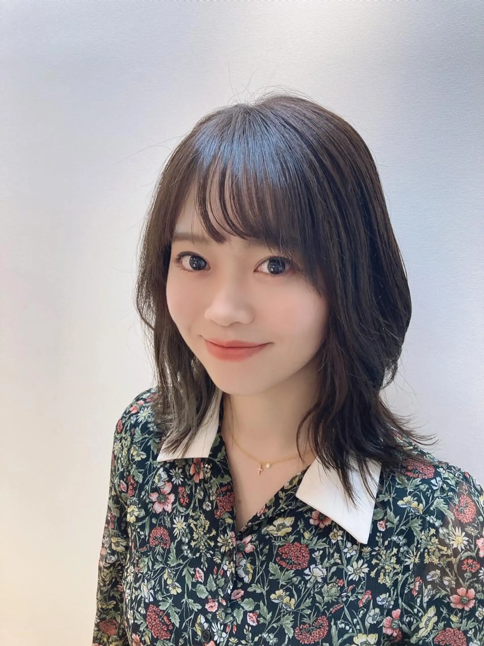 ミディアム レイヤーカット 外ハネヘア 髪質改善個室サロンECLART CENTRAL赤坂所属・🎨美大卒美容師🎨 まっきーのヘアスタイル