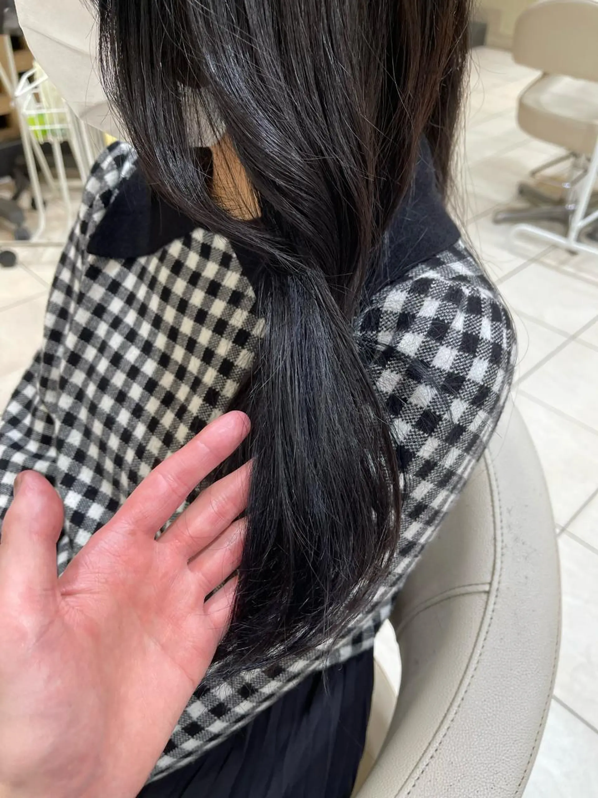 セミロング カラー デザインカラー ネイビーカラー カネヒラ リョウスケのヘアスタイル