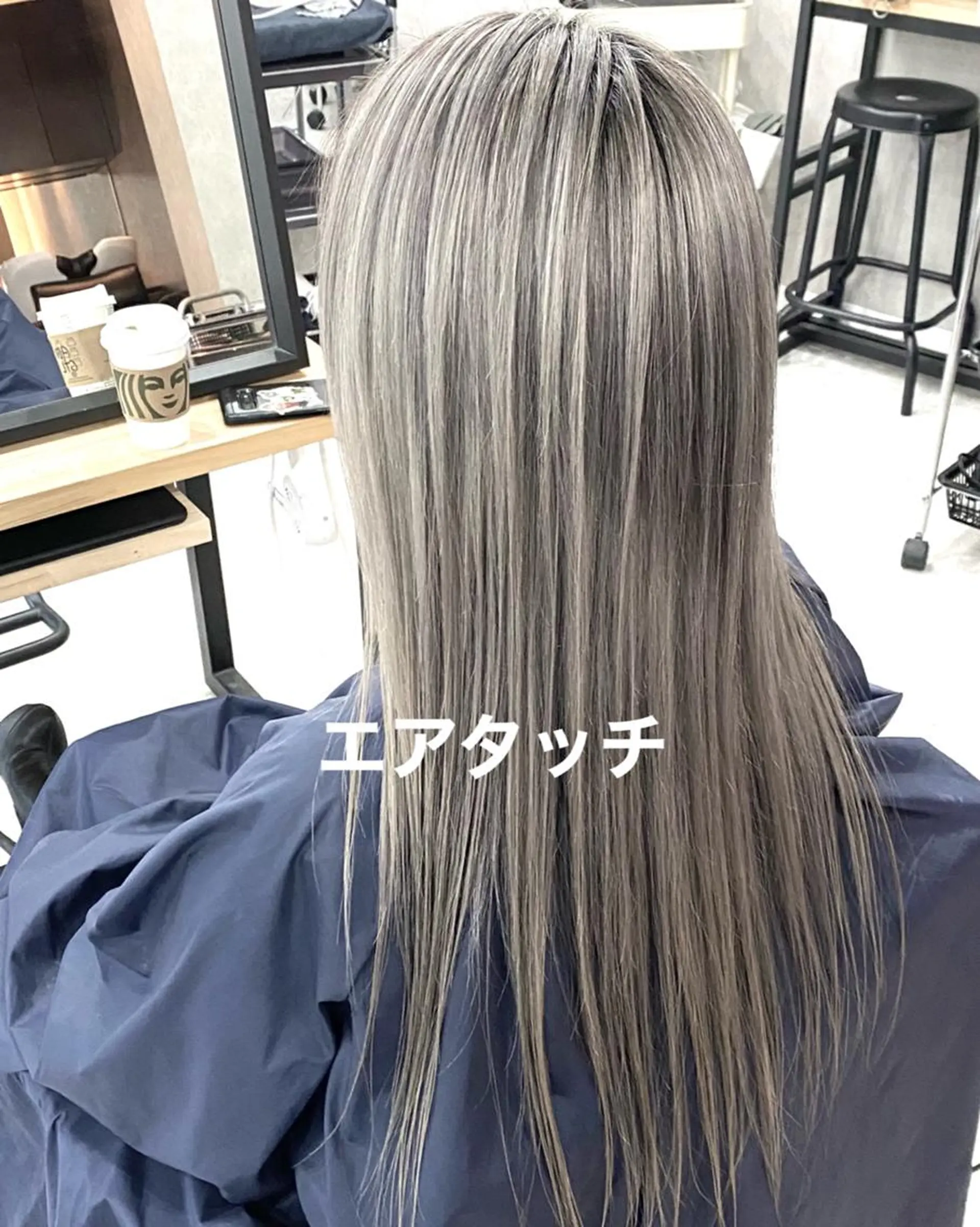 ロング パーマ カラー ヘアアレンジ シールエクステ アッシュ バレイヤージュ ベージュカラー ブリーチ L. OSAKAのヘアスタイル