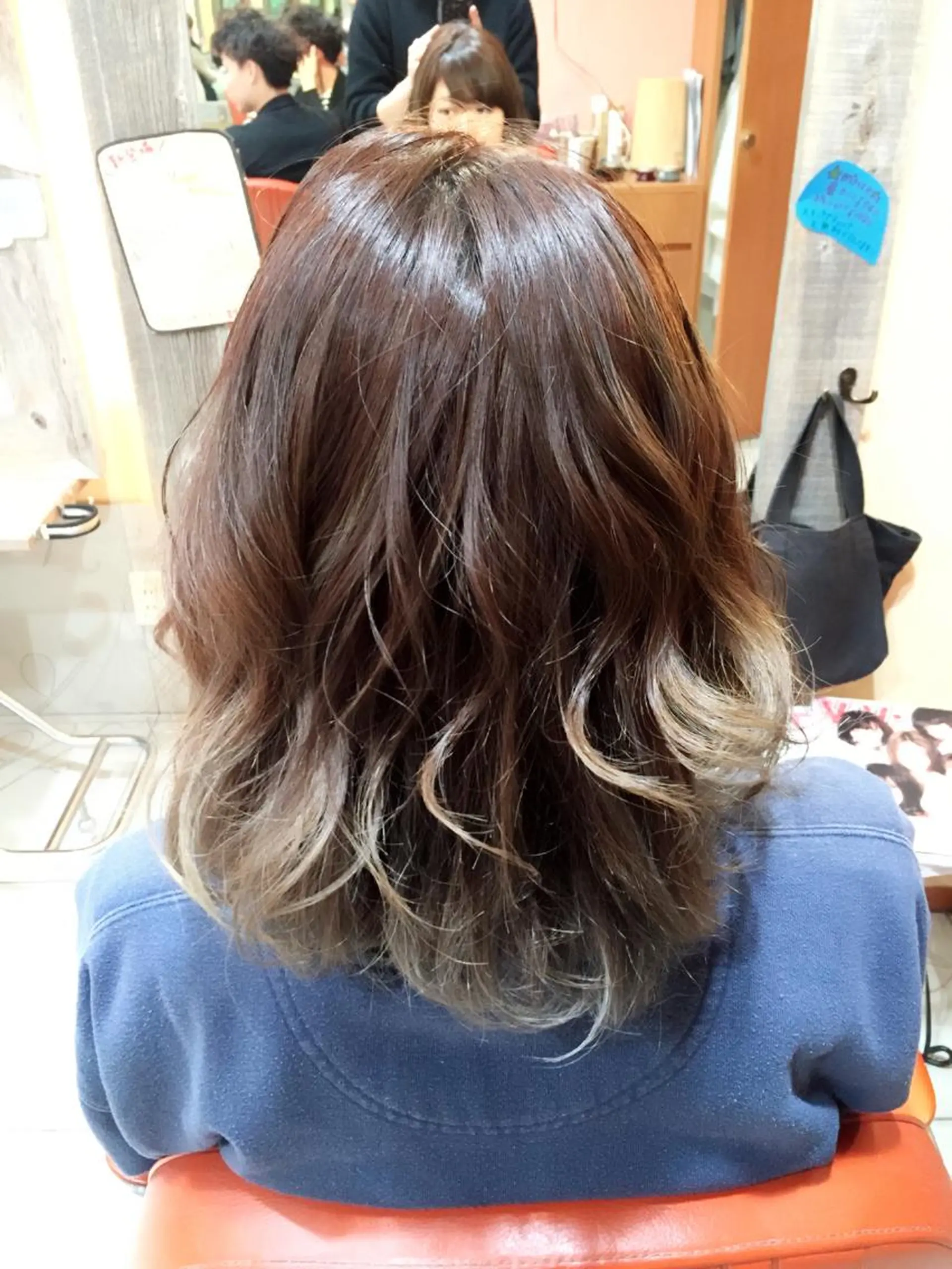 ミディアム カラー アッシュ グラデーションカラー ハイライトカラー ハイライト 増子 幹樹のヘアスタイル