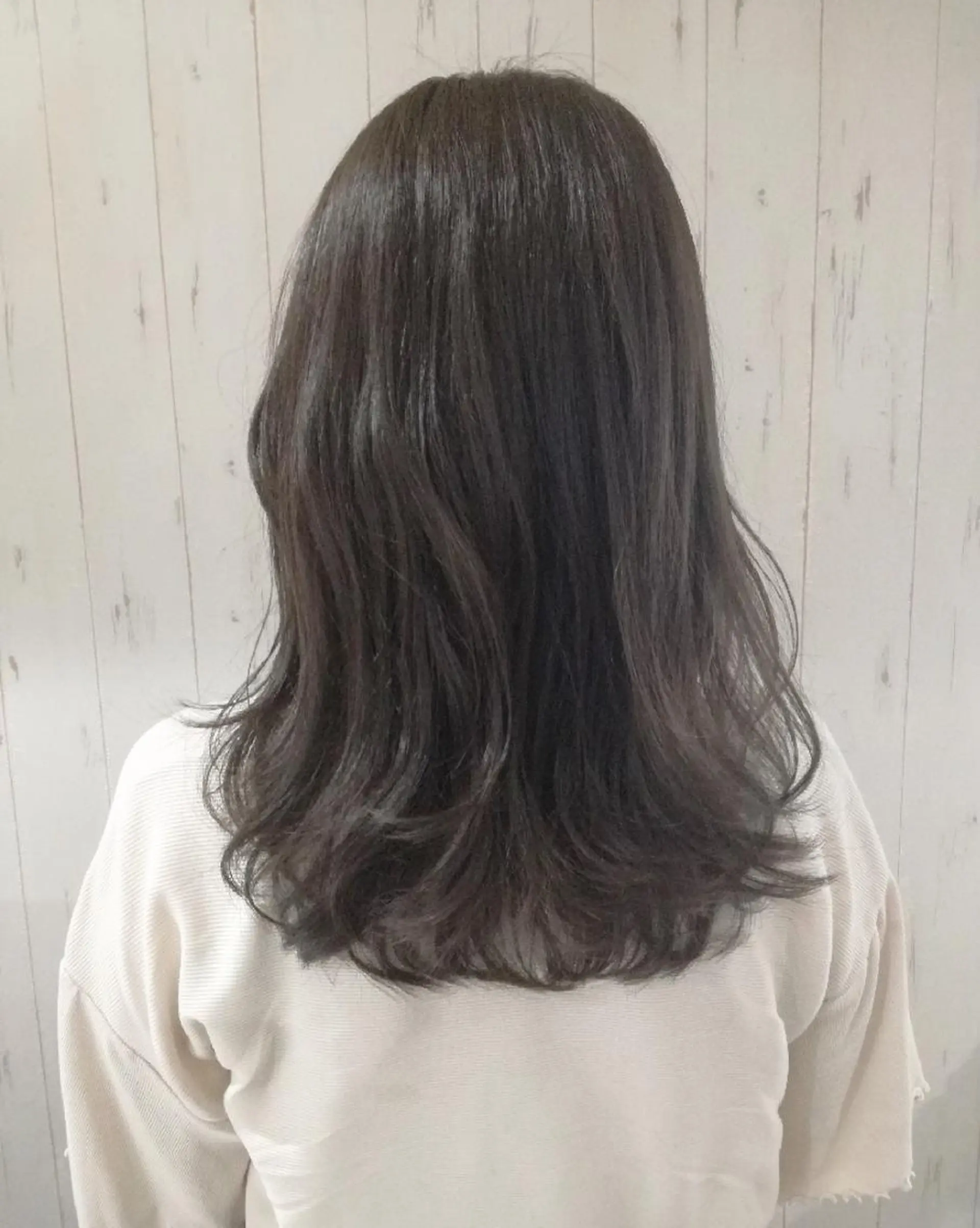 セミロング カラー グレージュ 西川 敏夫のヘアスタイル