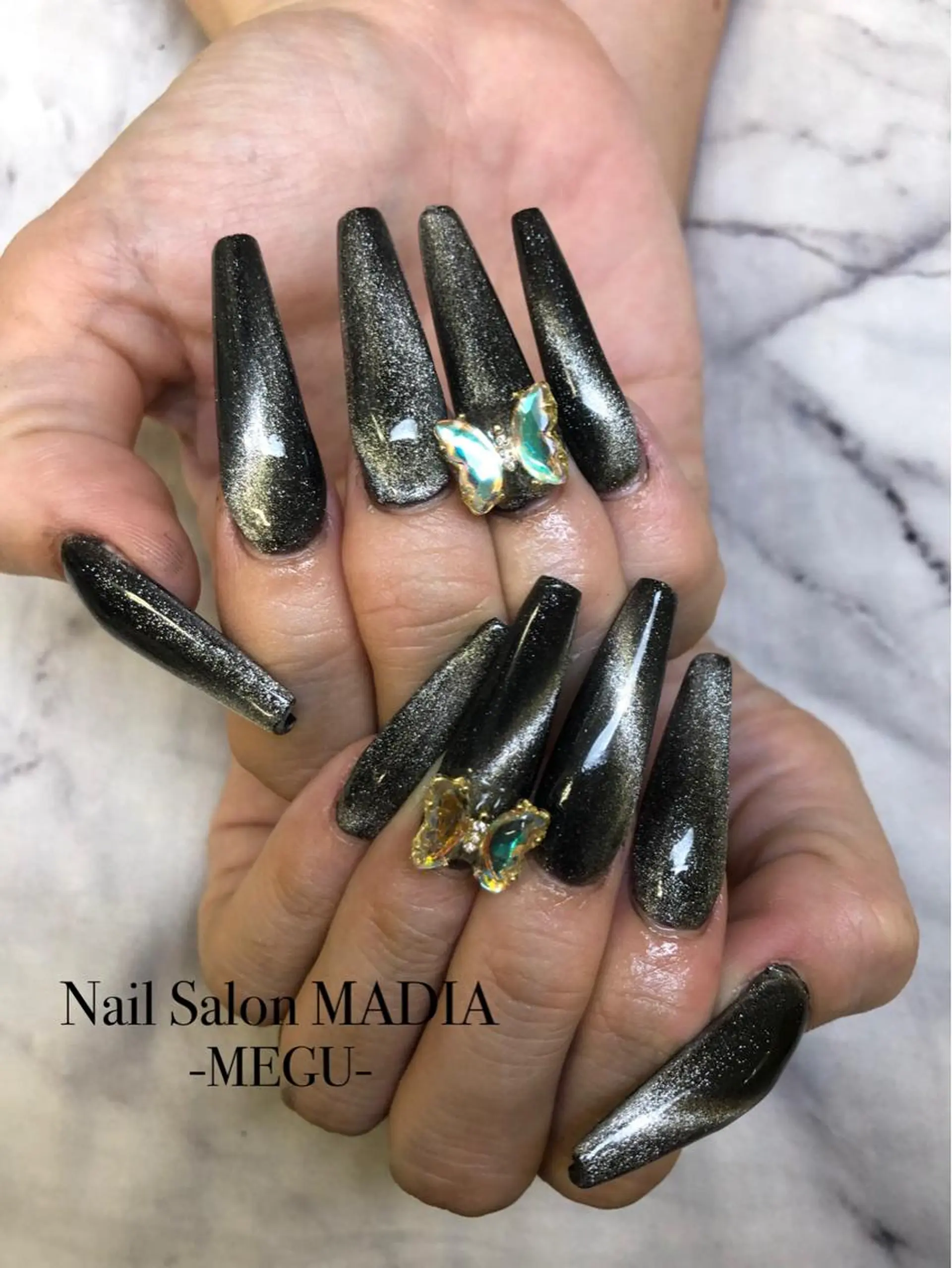 ネイル MADIA藤沢所属・MADIA MEGUのネイルデザイン