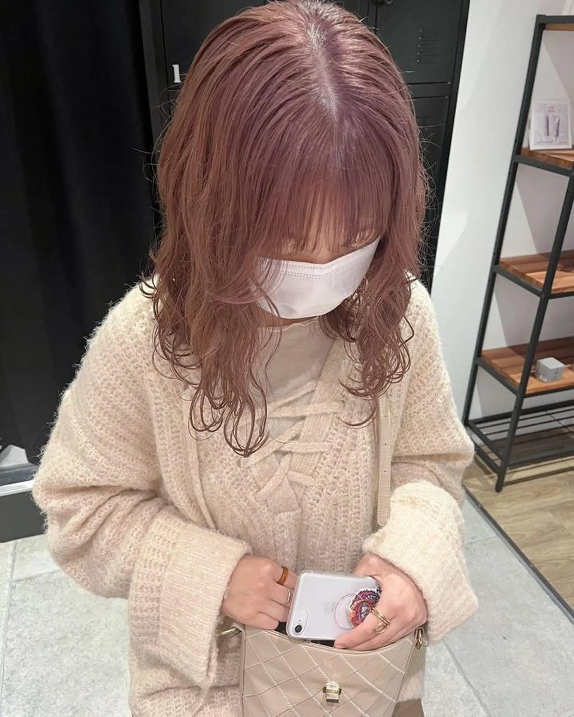 セミロング Juri 暖色/ツヤ感カラーのヘアスタイル