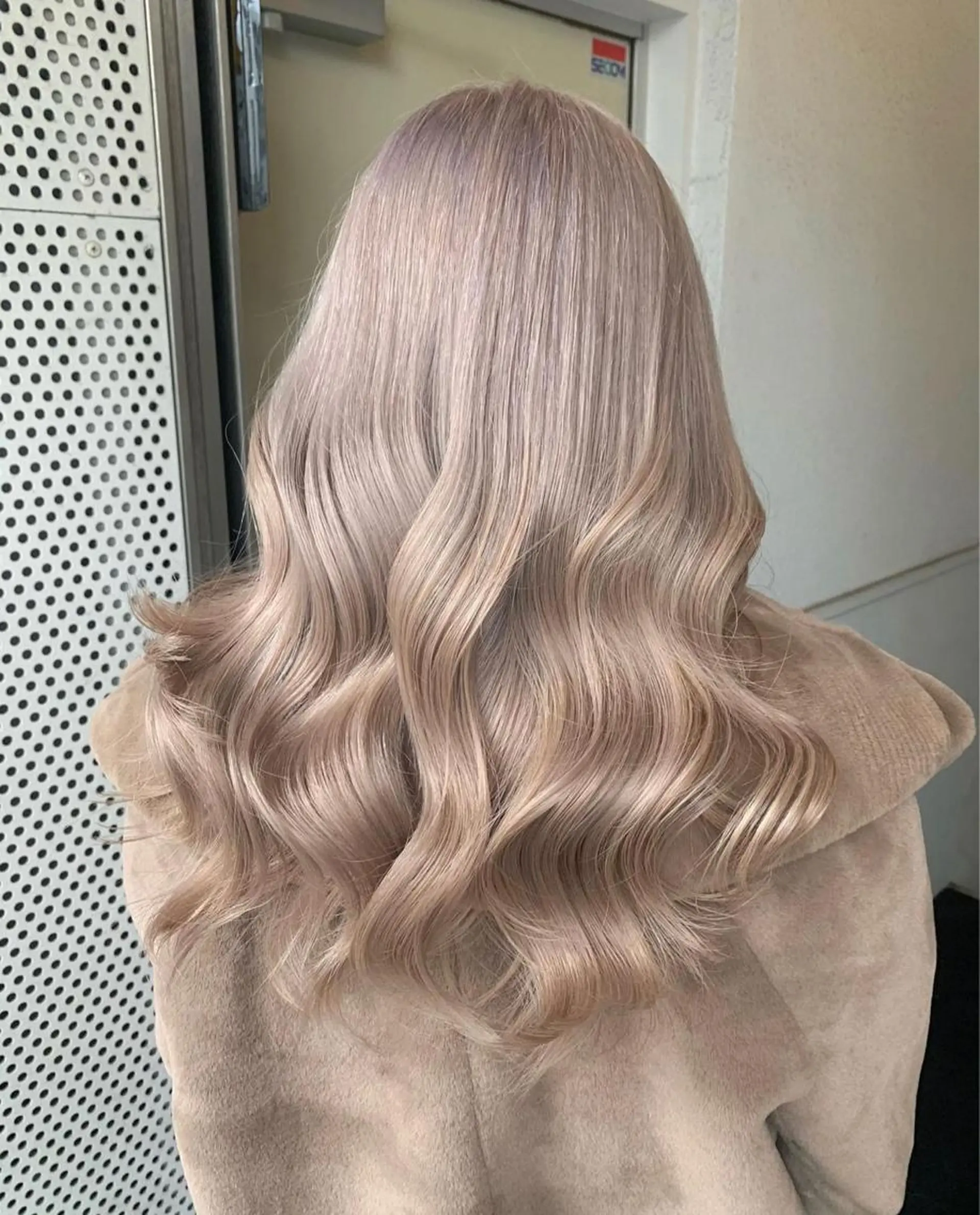 ロング ヘアカラー トリートメント 韓×中くびれヘア💋 髪質改善宇塚元哉💓のヘアスタイル