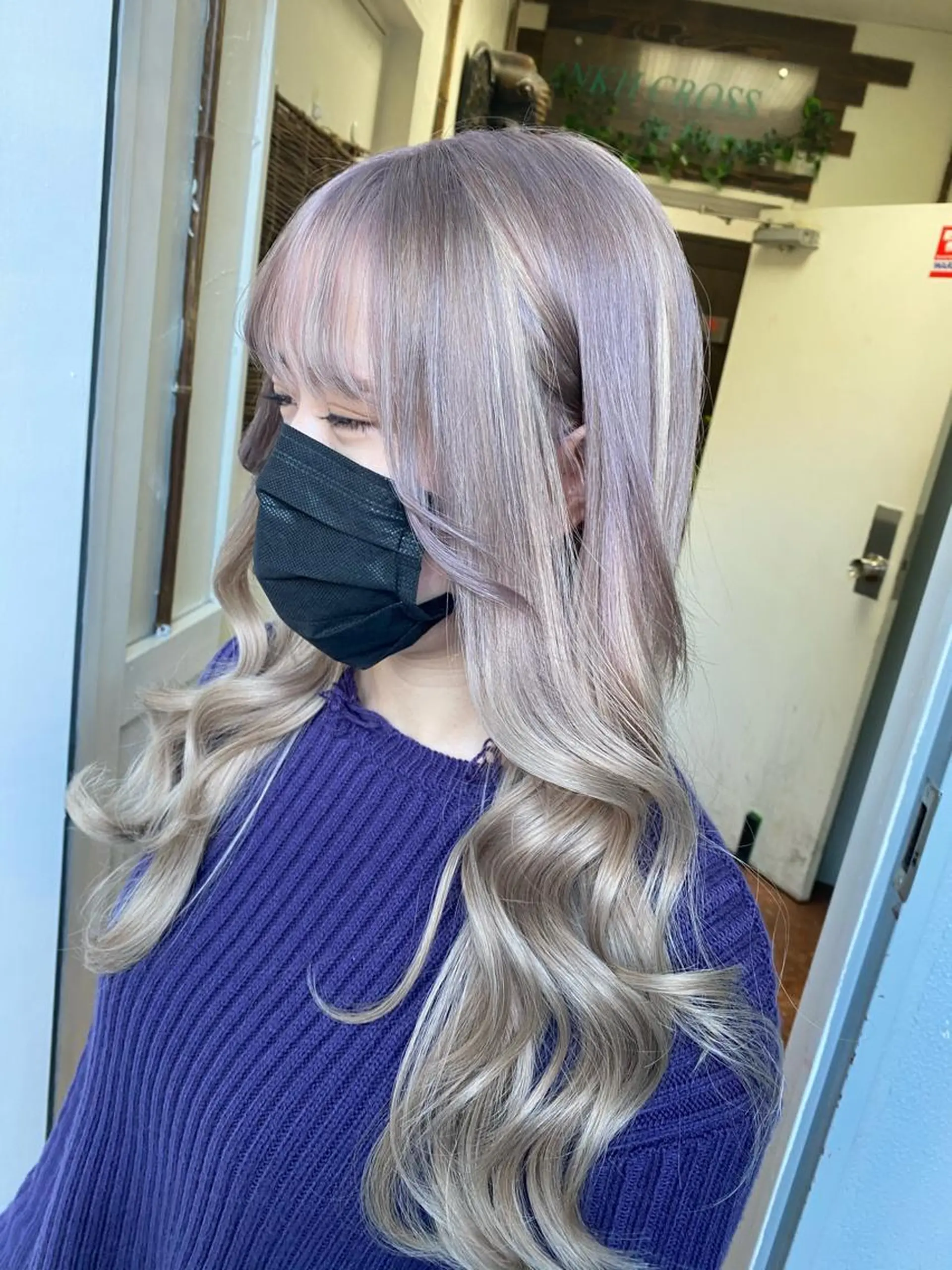 ロング カラー ハイトーンカラー ロング ヘアカラー エクステ FERNA池袋所属・マンツーマン施術✂︎ 金田尚久🎨のヘアスタイル
