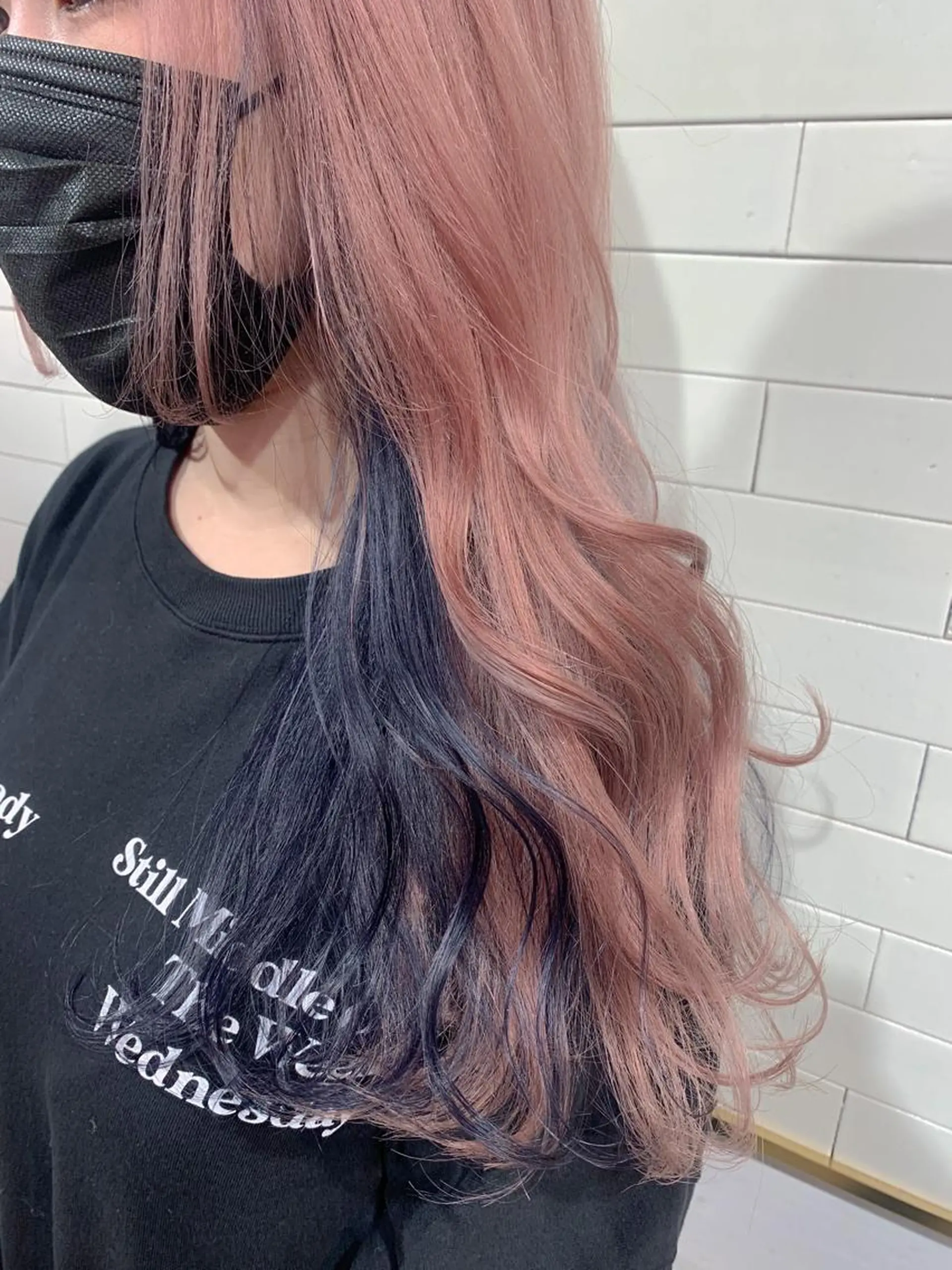 ロング カラー ベージュカラー ブリーチ ケアブリーチ ネイビーカラー ピンクカラー 🦋レイヤーカット ミドリカワ🦋のヘアスタイル