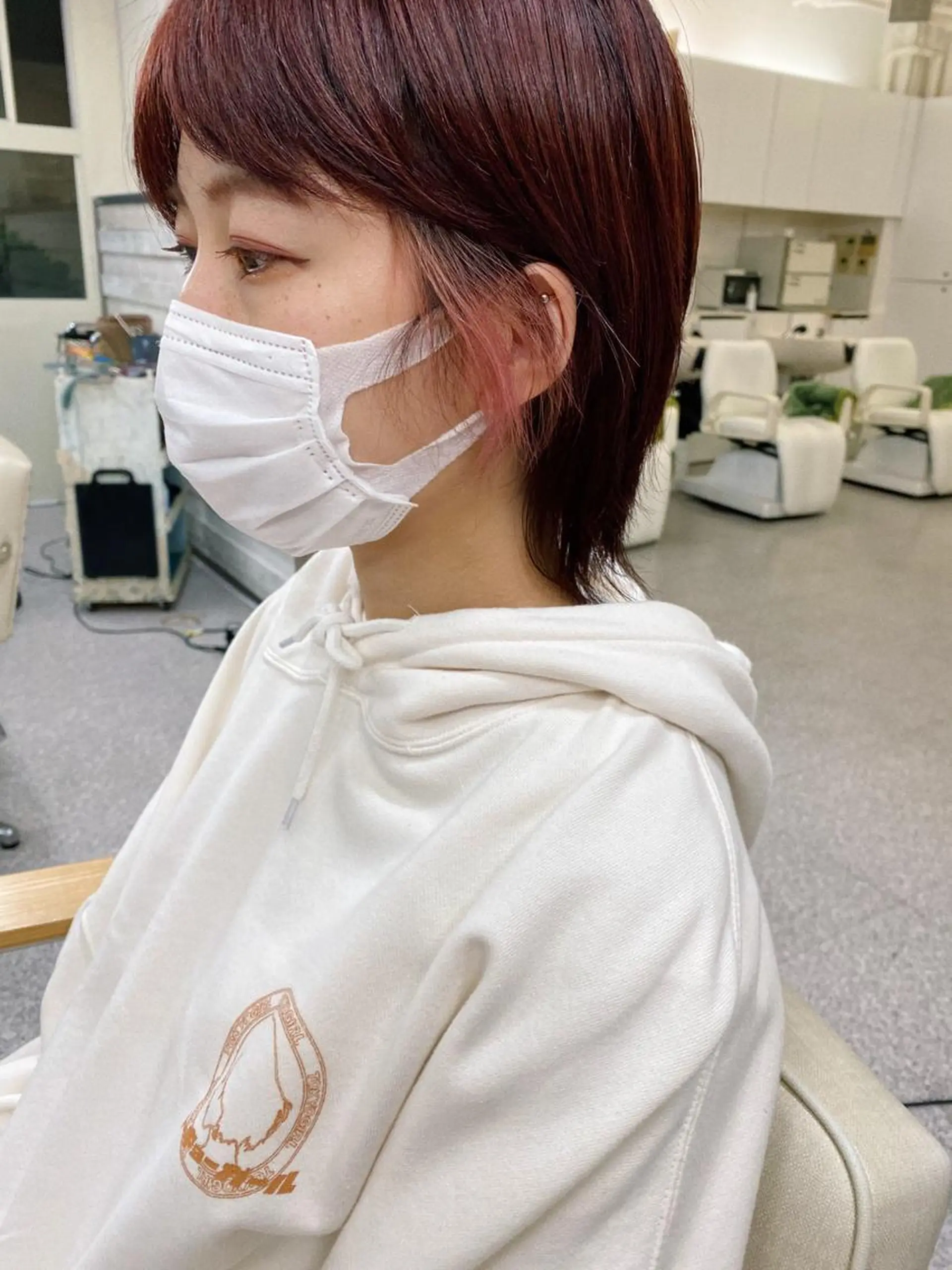 ショート カラー ヘアアレンジ インナーカラー レイヤー/ウルフエク テブリーチ磯部ユズキのヘアスタイル