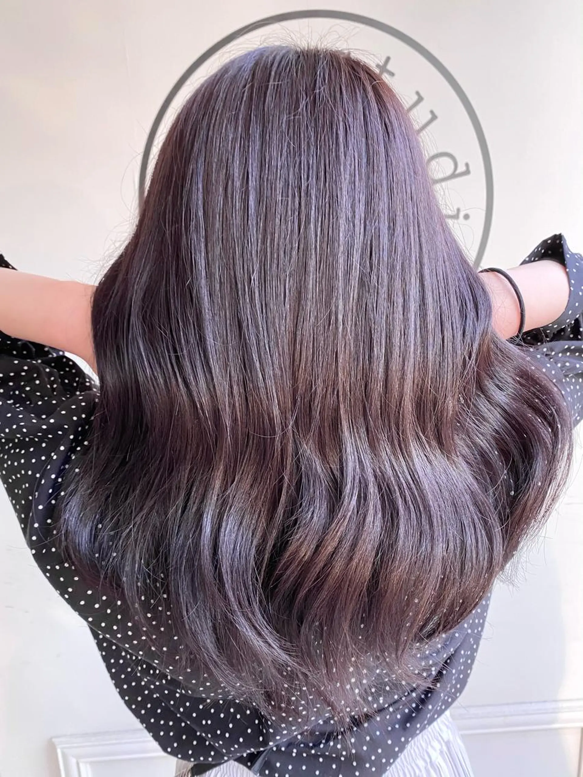 セミロング カラー ブリーチ グレージュ ラベンダーカラー ラベンダーグレージュ ラベンダーグレー カット ヘアカラー トリートメント 川越 輝梨奈のヘアスタイル