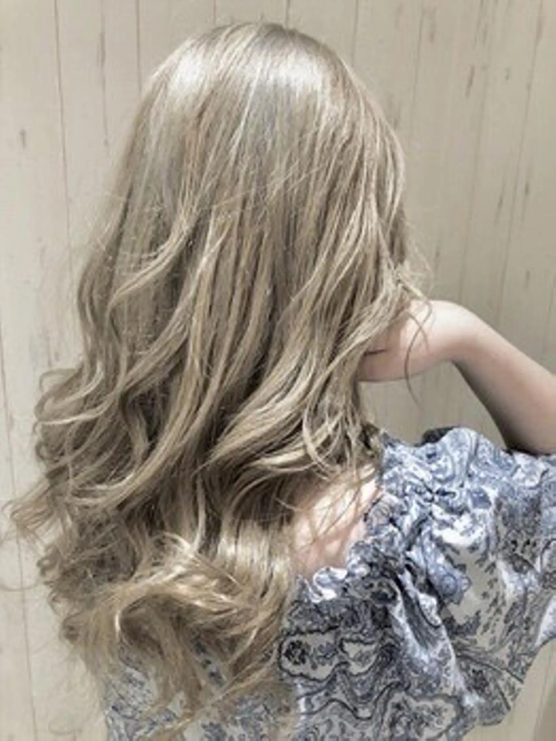 セミロング カラー レミーエクステ大阪 Device梅田のヘアスタイル