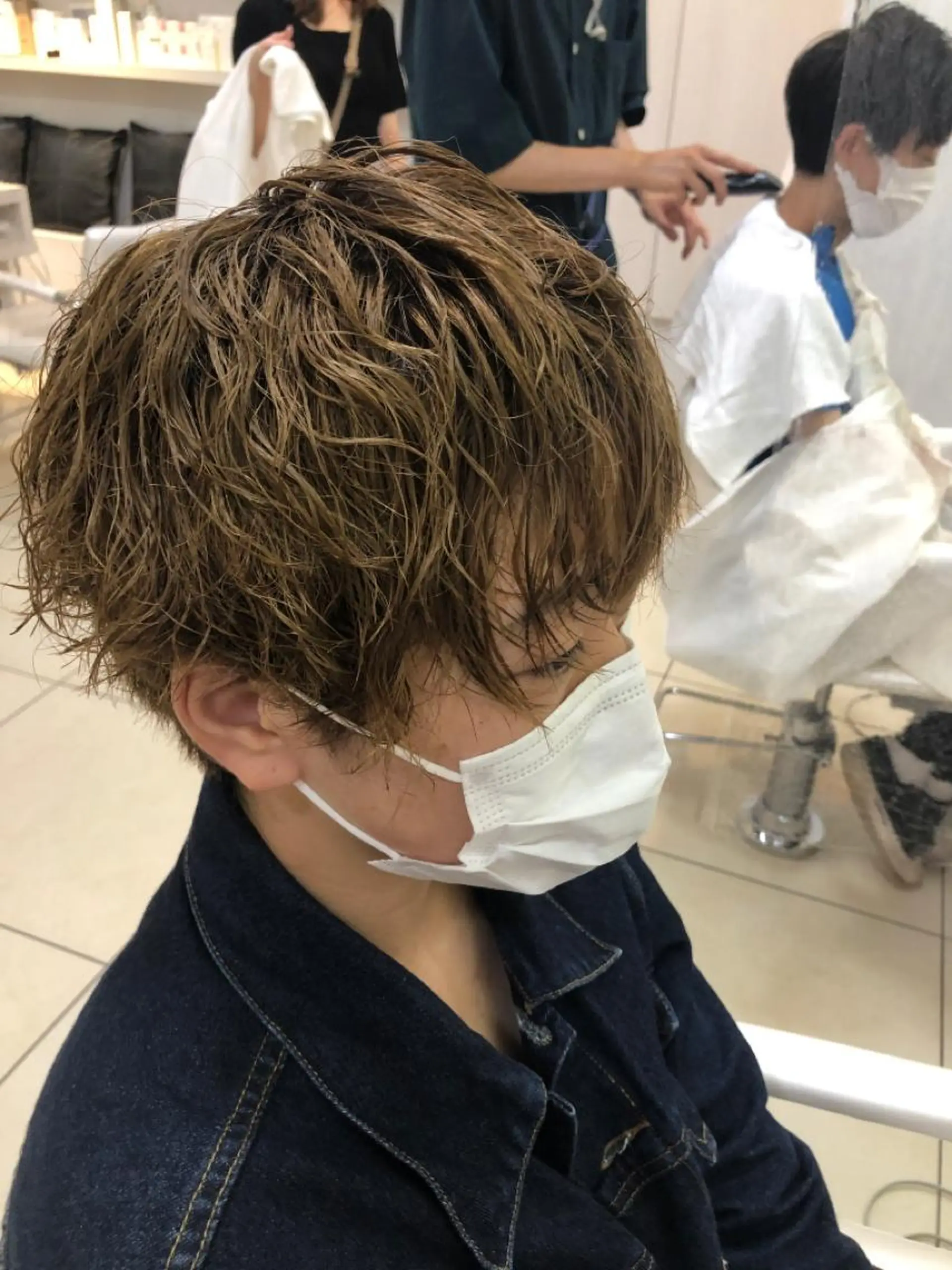 ミディアム パーマ ミディアムパーマ スパイラルパーマ カット ヘアカラー パーマ 毛流れヘアの達人 店長　須田龍世のヘアスタイル