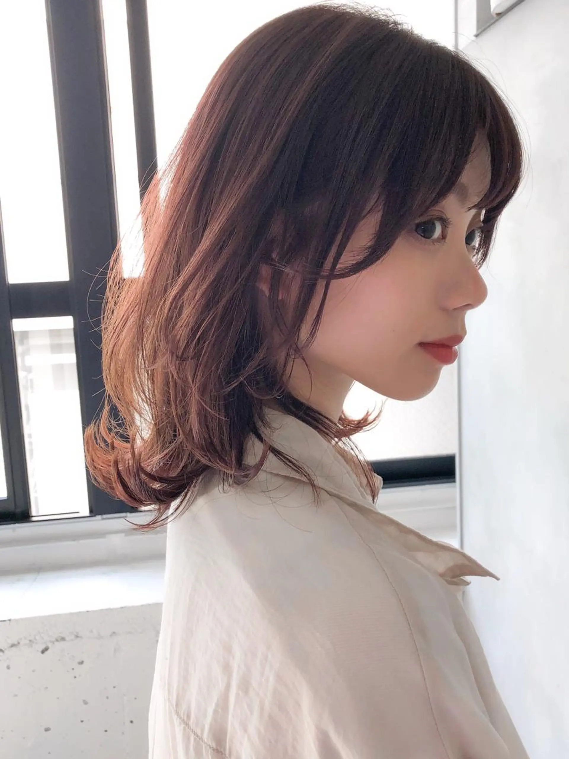 ミディアム カラー くびれヘア 佐藤 侑哉のヘアスタイル