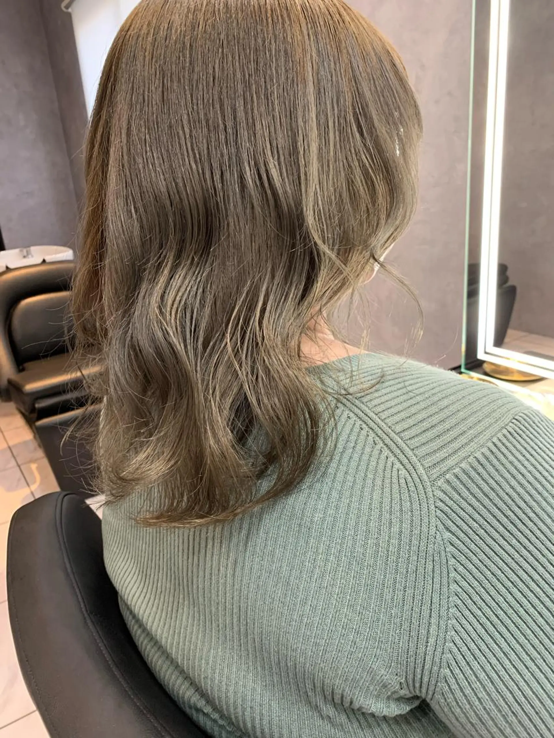 セミロング ハイライト ヘアカラー トリートメント 透明感/ブリーチ縮毛 /髪質改善/星野純一のヘアスタイル