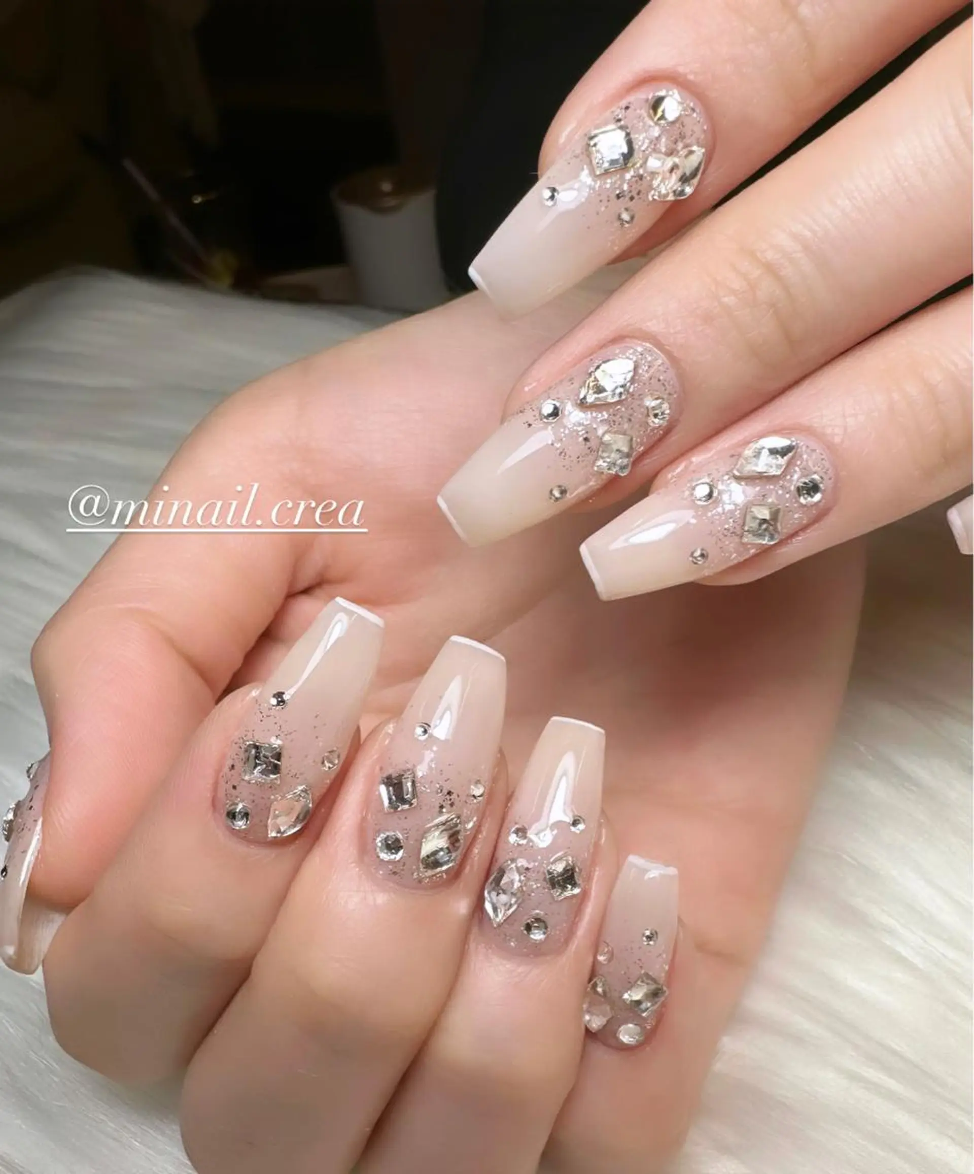 ネイル キラキラネイル 韓国ネイル ロングネイル スカルプネイル ハンドネイル CRéA　-private nailsalon-所属・CReA nailのネイルデザイン