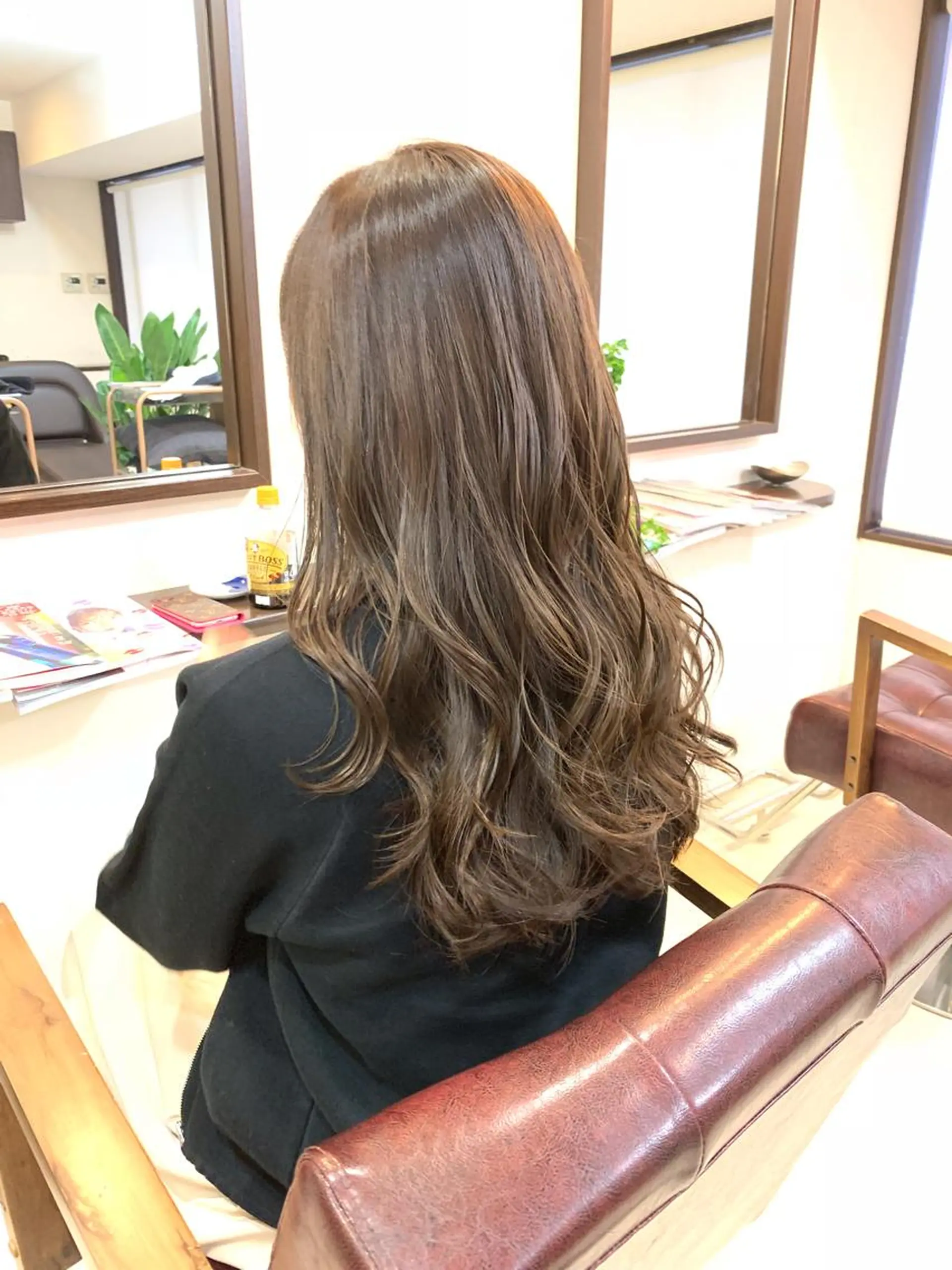 セミロング カラー セミロングパーマ アディクシーカラー バレイヤージュ ベージュカラー ブリーチ トリートメント 隠れ家美容室 RAW TOKYO 【公式】のヘアスタイル