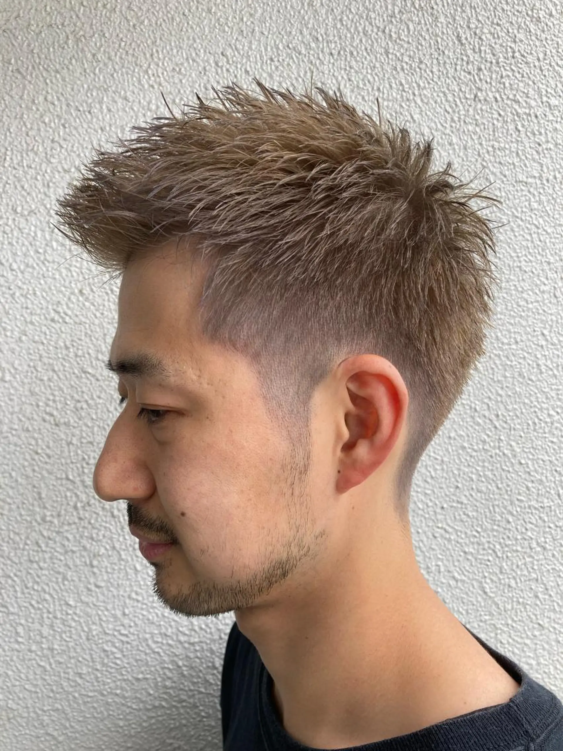 ショート カラー メンズ メンズブリーチ ブリーチ ショートヘア カット ヘアカラー To-kai所属・内村 純也のヘアスタイル
