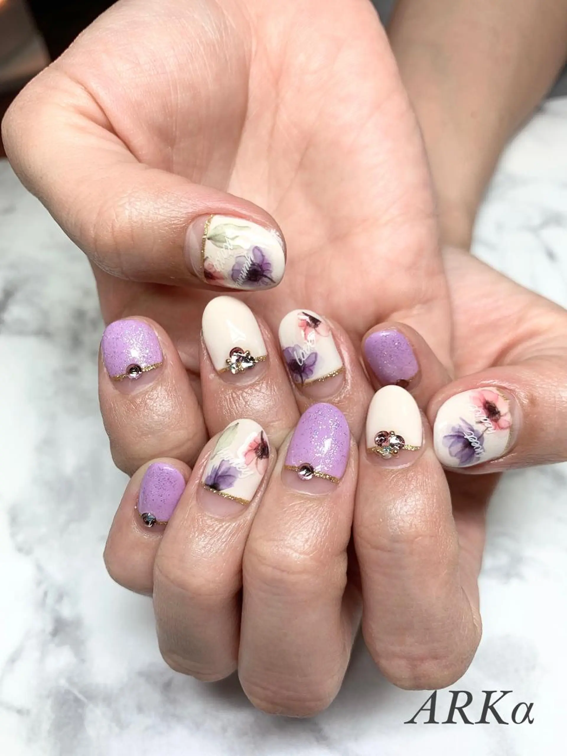 ミディアム ネイル ハンドネイル Nailsalon ARKαのネイルデザイン