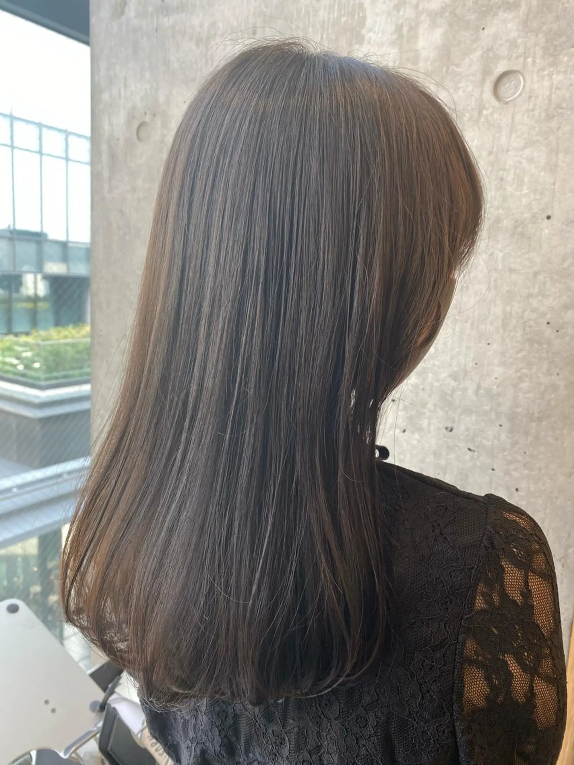 ロング カラー ブリーチ グレージュ ブリーチなしカラー SALOWIN原宿AROA店所属・顔まわり神カット✂︎ 齋藤雄大【表参道】のヘアスタイル