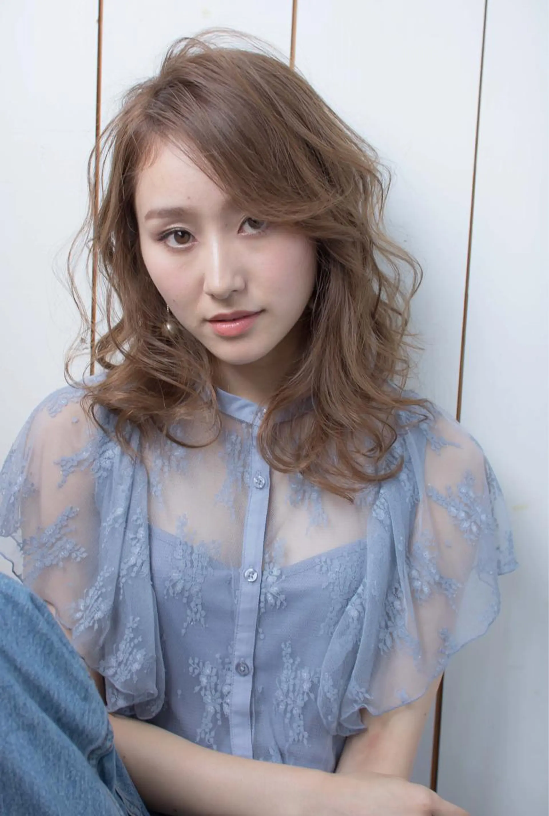 セミロング カラー ベージュカラー omocha hair salon所属・大嶋 伸吾のヘアスタイル