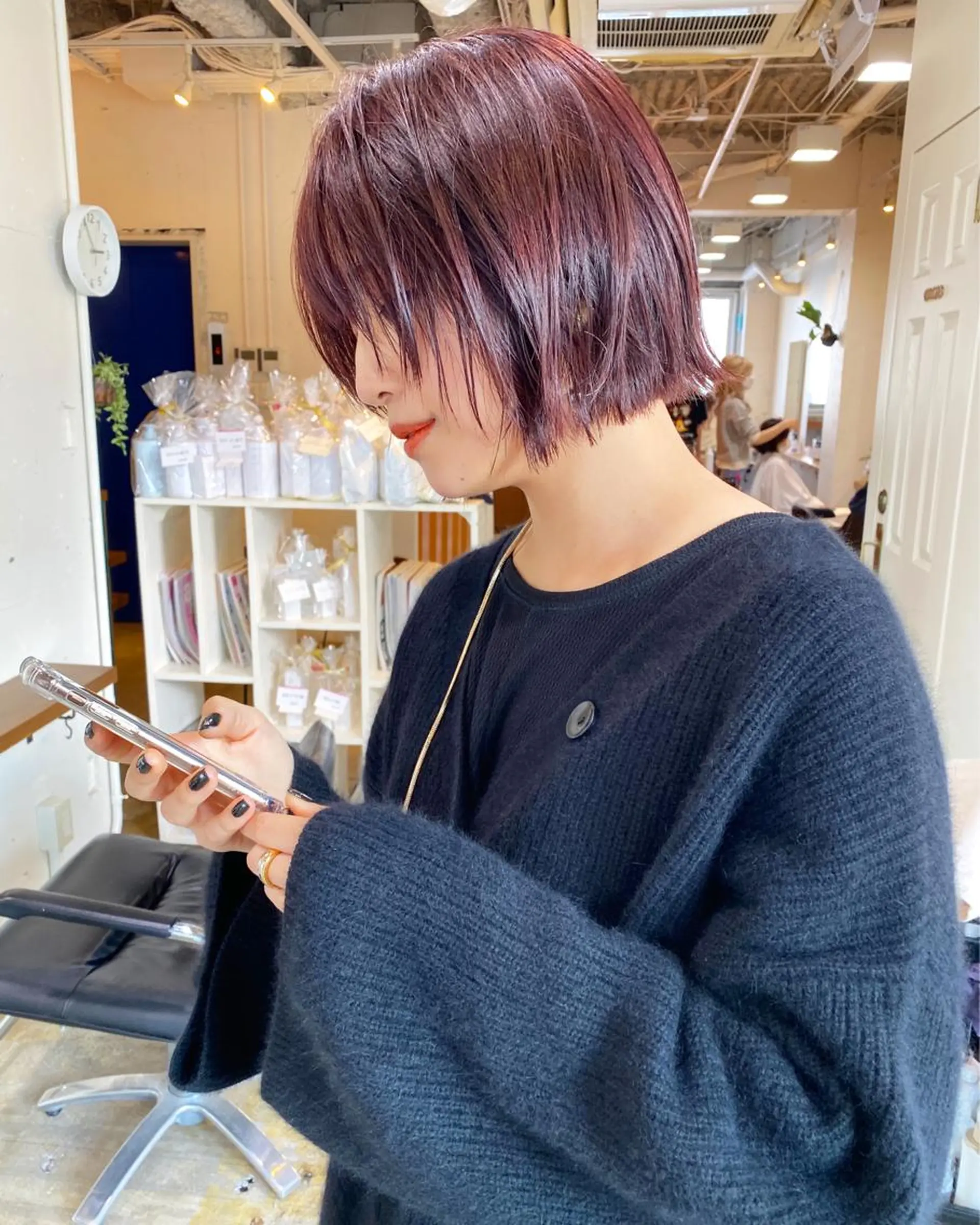 ショート カラー パーマ ヘアアレンジ カット ヘアカラー トリートメント レイヤー/ 透明感カラー/マドカのヘアスタイル