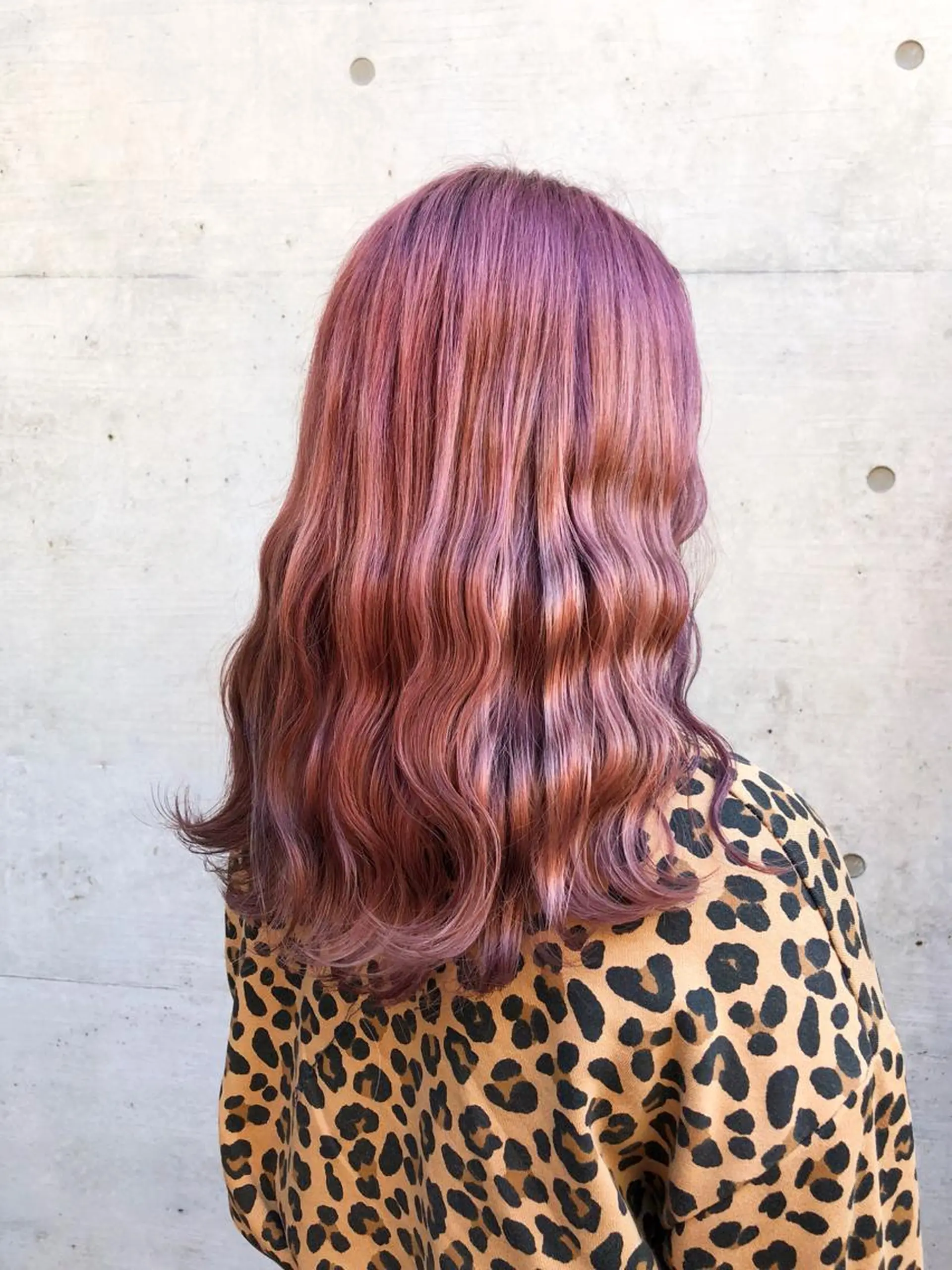 セミロング カラー ヘアアレンジ ベージュカラー ブリーチ ケアブリーチ ピンクカラー ピンクベージュ ヘアカラー ALLY（アリー）所属・ミニモお気に入り数 No.1宍戸雄弥のヘアスタイル