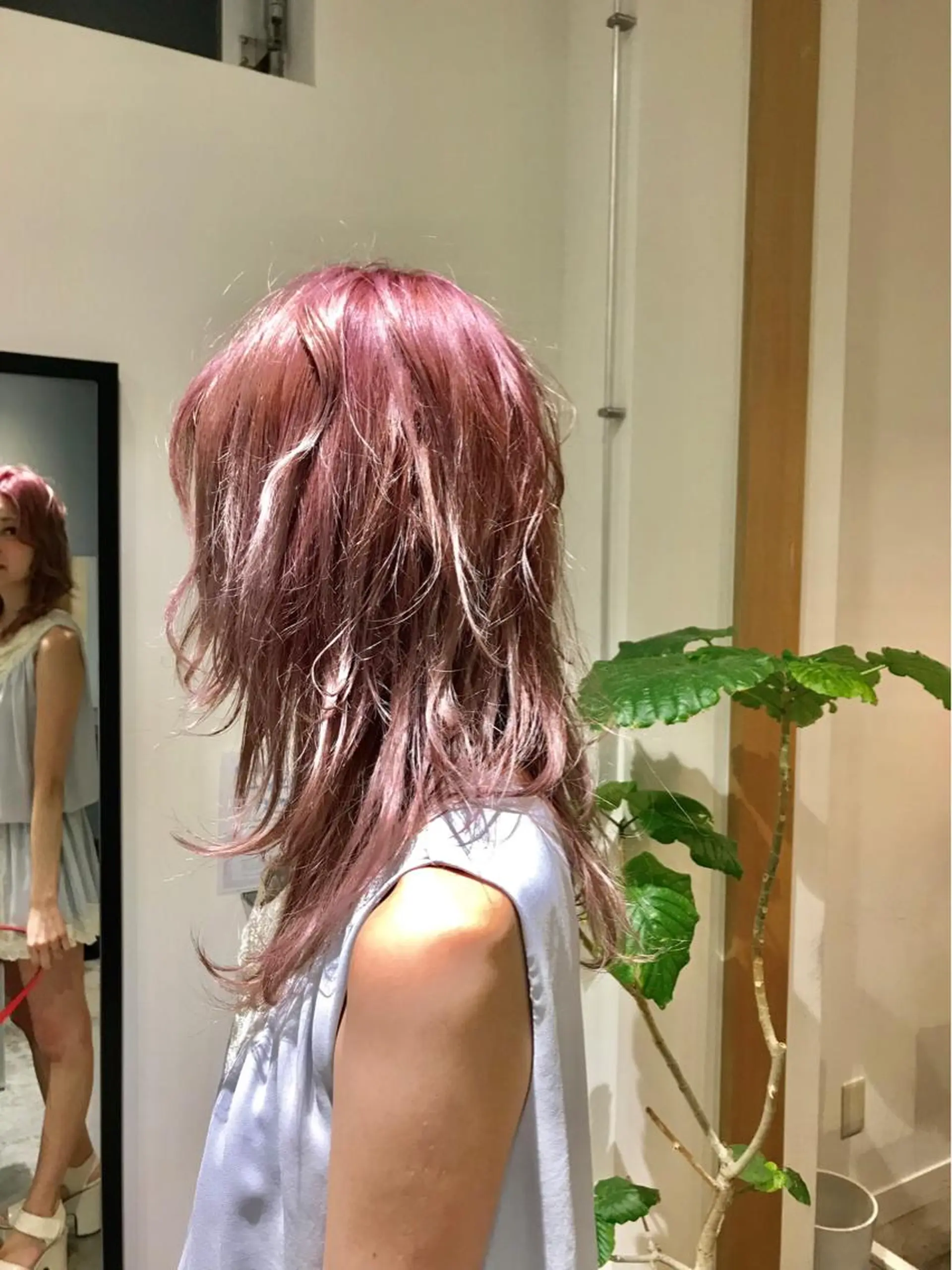 セミロング カラー ベージュカラー ブリーチ グラデーションカラー ピンクカラー ピンクベージュ ヘアカラー トリートメント KEN KENのヘアスタイル