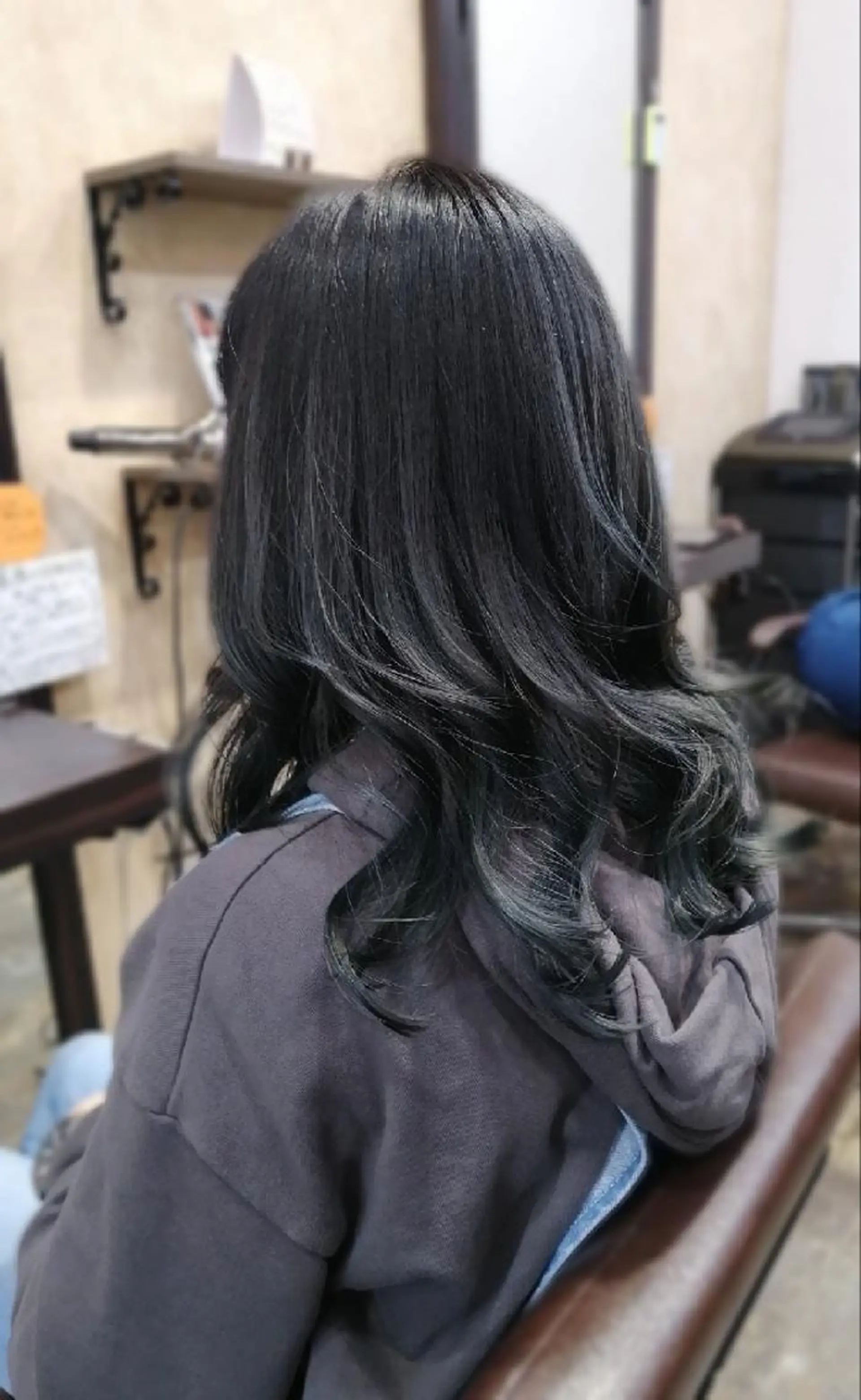 セミロング カラー バレイヤージュ ブルーカラー レイヤーカット sepiage trois所属・酒井 亜希のヘアスタイル