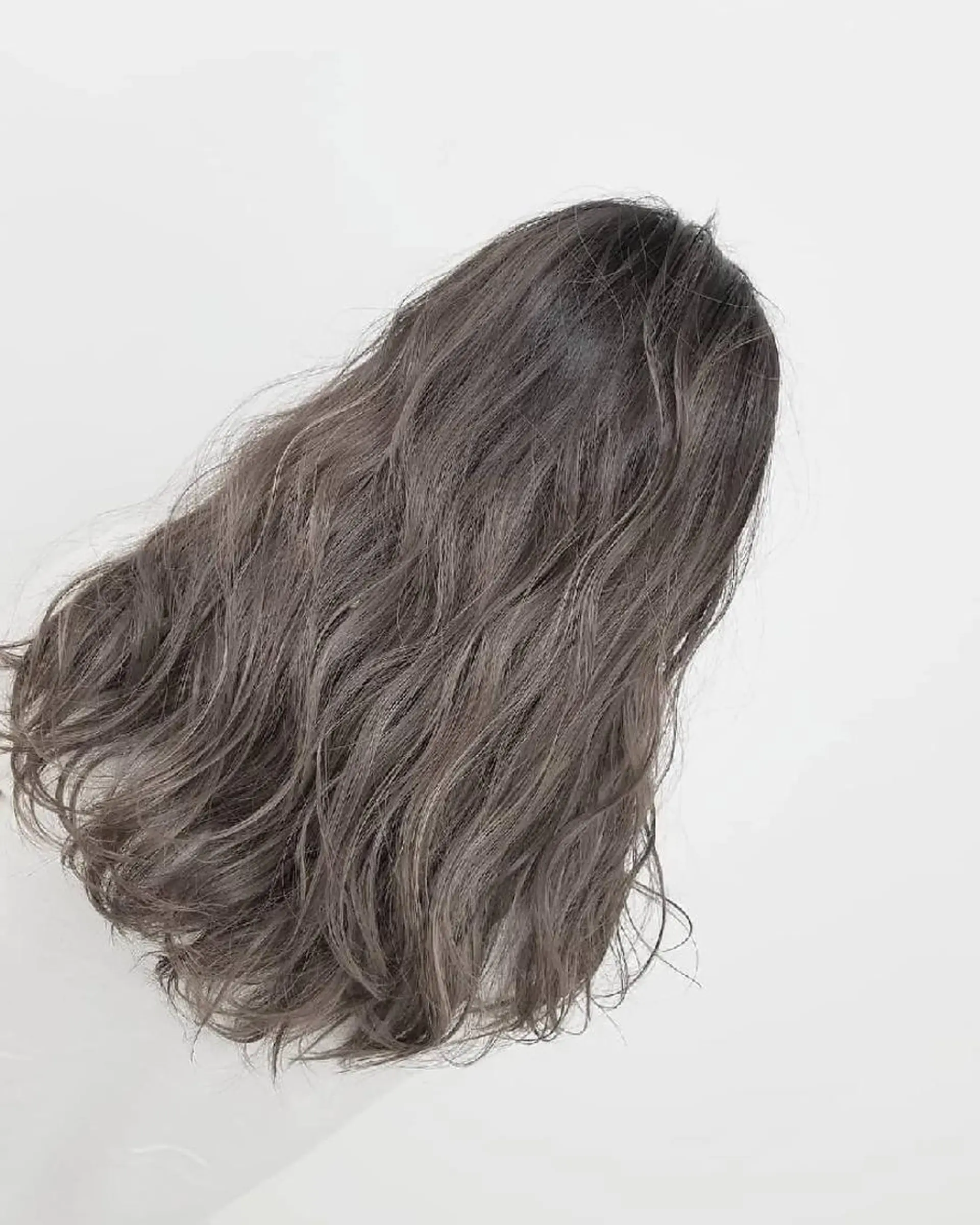 ロング アッシュ レイヤーカット LaRmE 代表　穂原大和のヘアスタイル