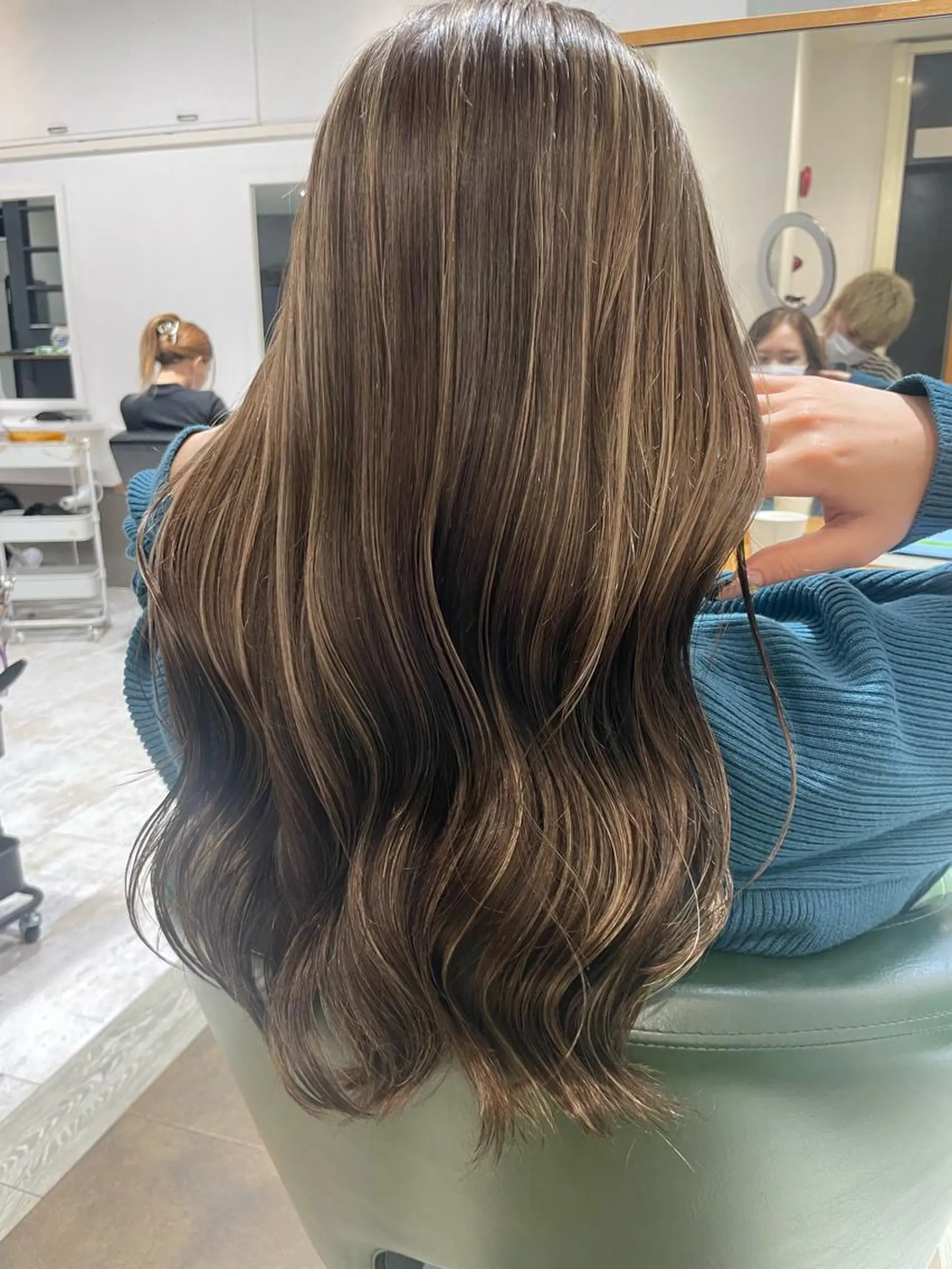 ロング カラー ヘアアレンジ ヘアカラー AiM エイム　韓国レイヤーのヘアスタイル