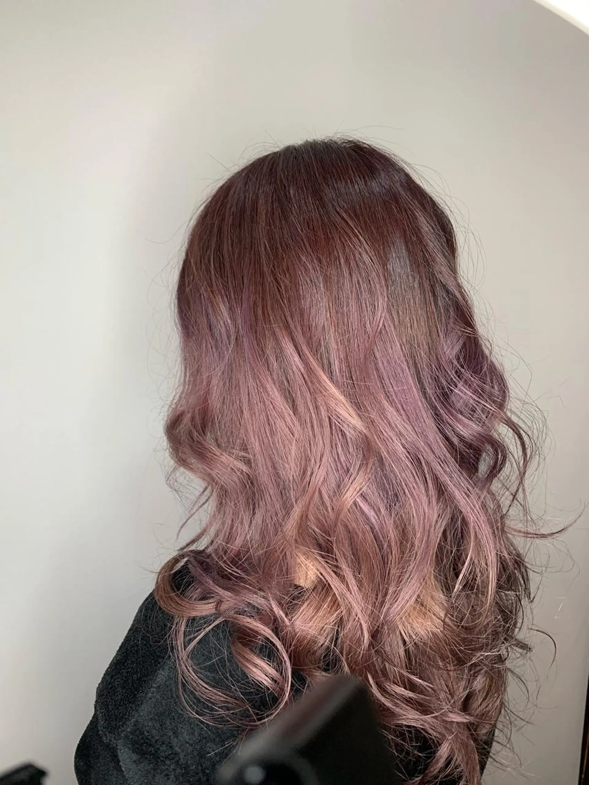 ロング カラー アディクシーカラー ベージュカラー ピンクカラー ピンクベージュ ヘアカラー トリートメント ❣️モードケイズ塚口 和田一将のヘアスタイル