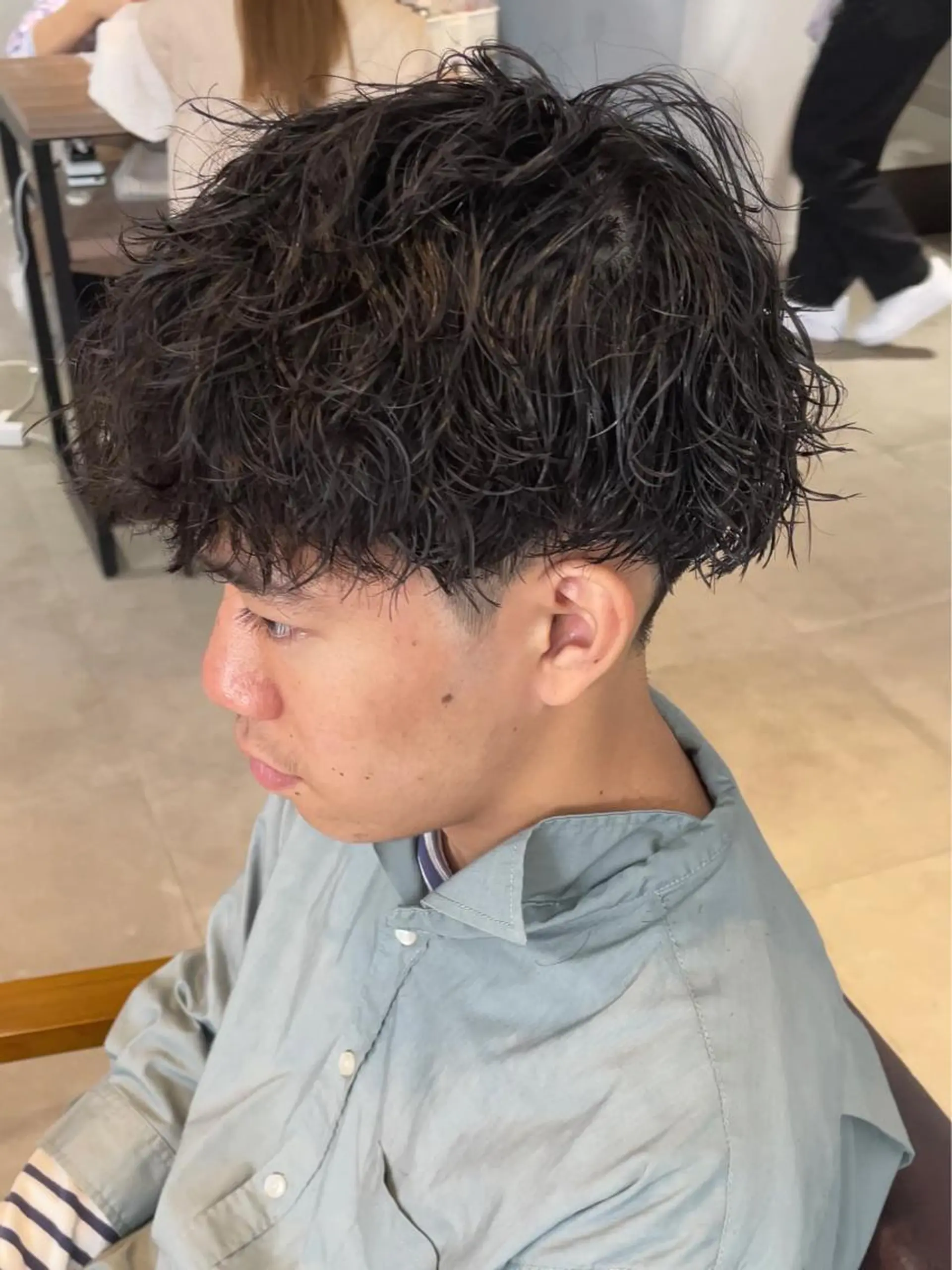 ミディアム パーマ メンズ 辻堂メンズ特化 メンズパーマ鈴木優哉のヘアスタイル