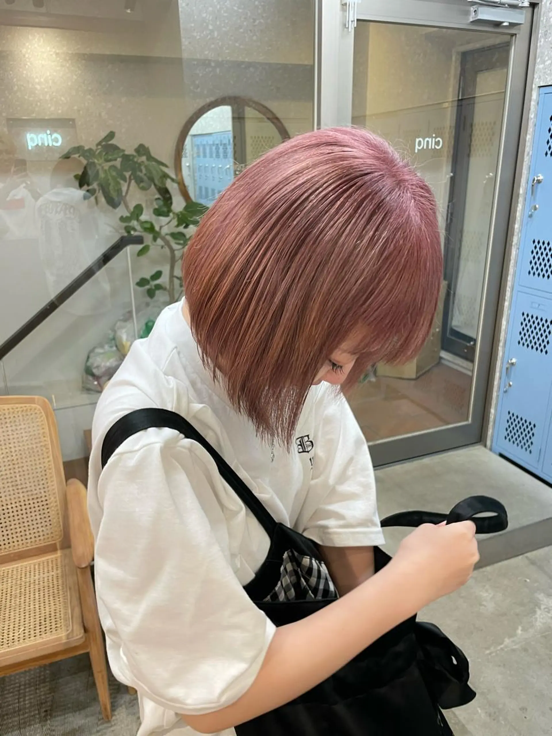 ショート カラー ネイル マツエク・マツパ アイブロウ ヘアカラー トリートメント ⭐ハイトーンブリーチ ミルクティーピンクのヘアスタイル