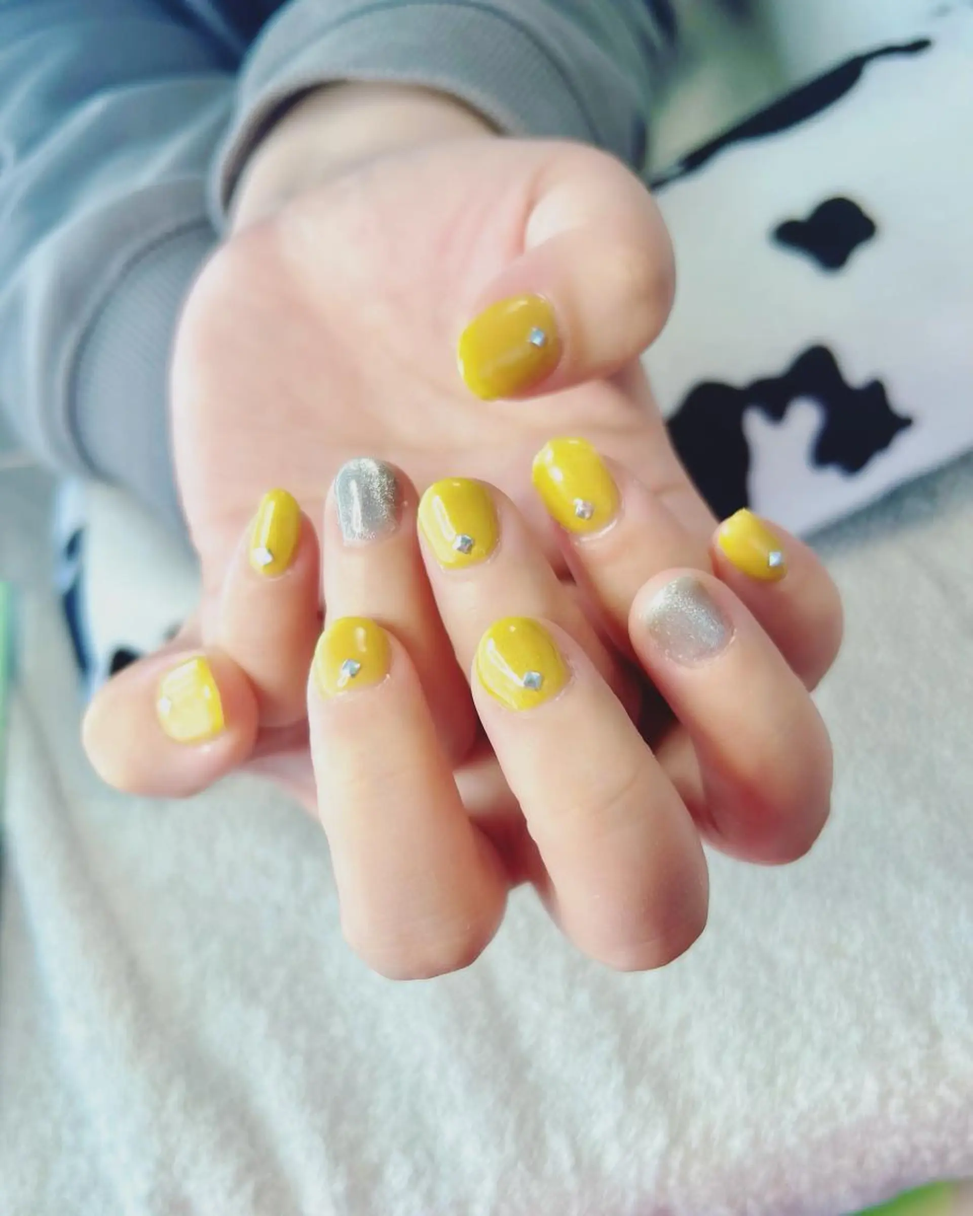 カラー イエローカラー nail salon Defiのネイルデザイン