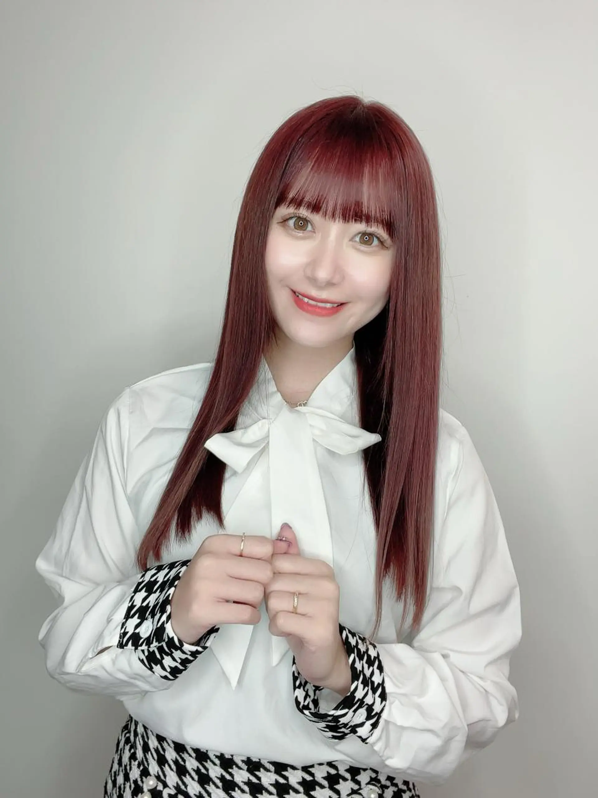 セミロング カラー 黒髪 ブルーカラー ブルーブラック インナーカラー くせ毛 カット ヘアカラー トリートメント 透明感×髪質改善🧸 韓国ヘア　武田涼のヘアスタイル