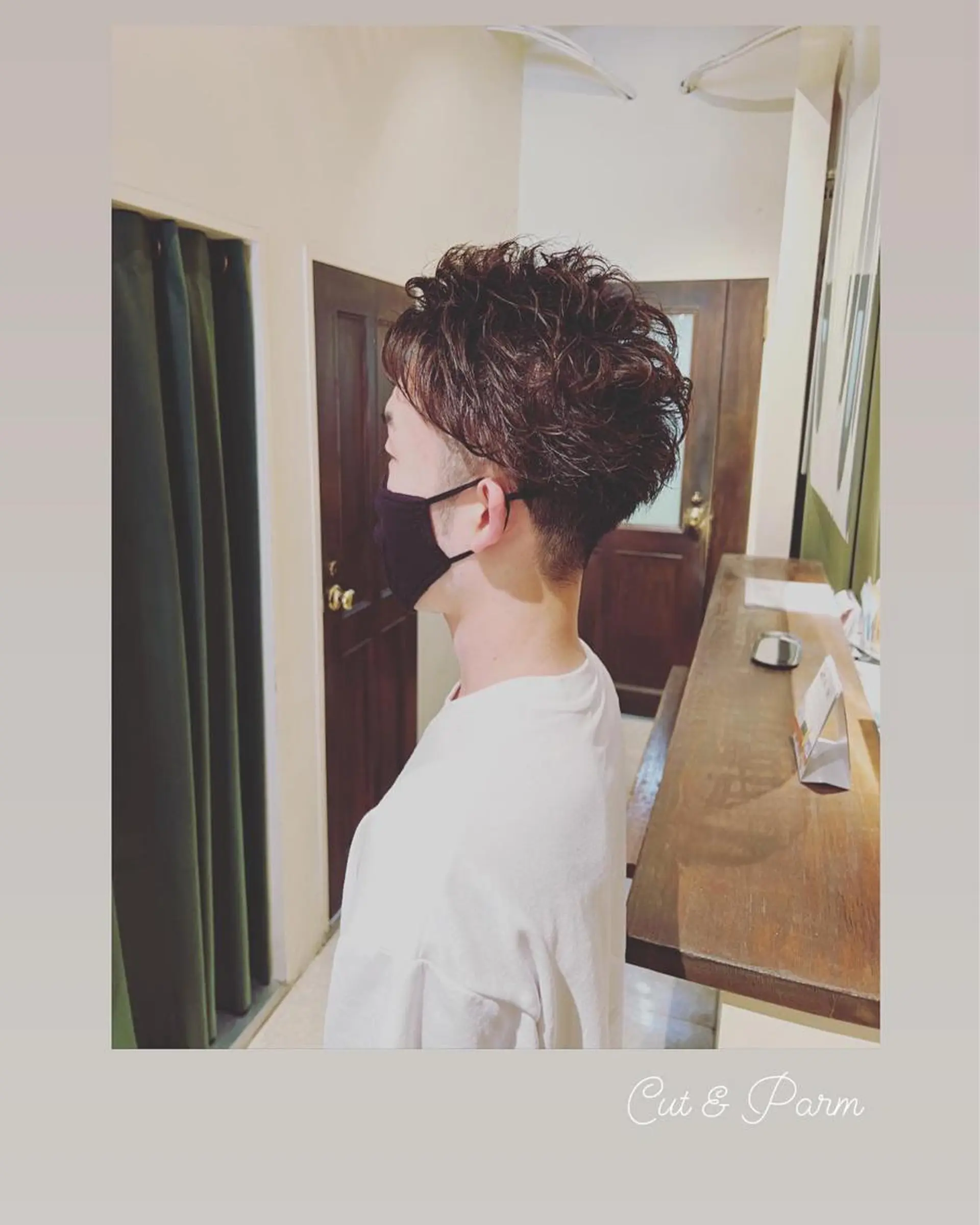 ショート パーマ メンズ アップバング メンズパーマ ハイライト/インナー /ブリーチ/レイヤーのヘアスタイル