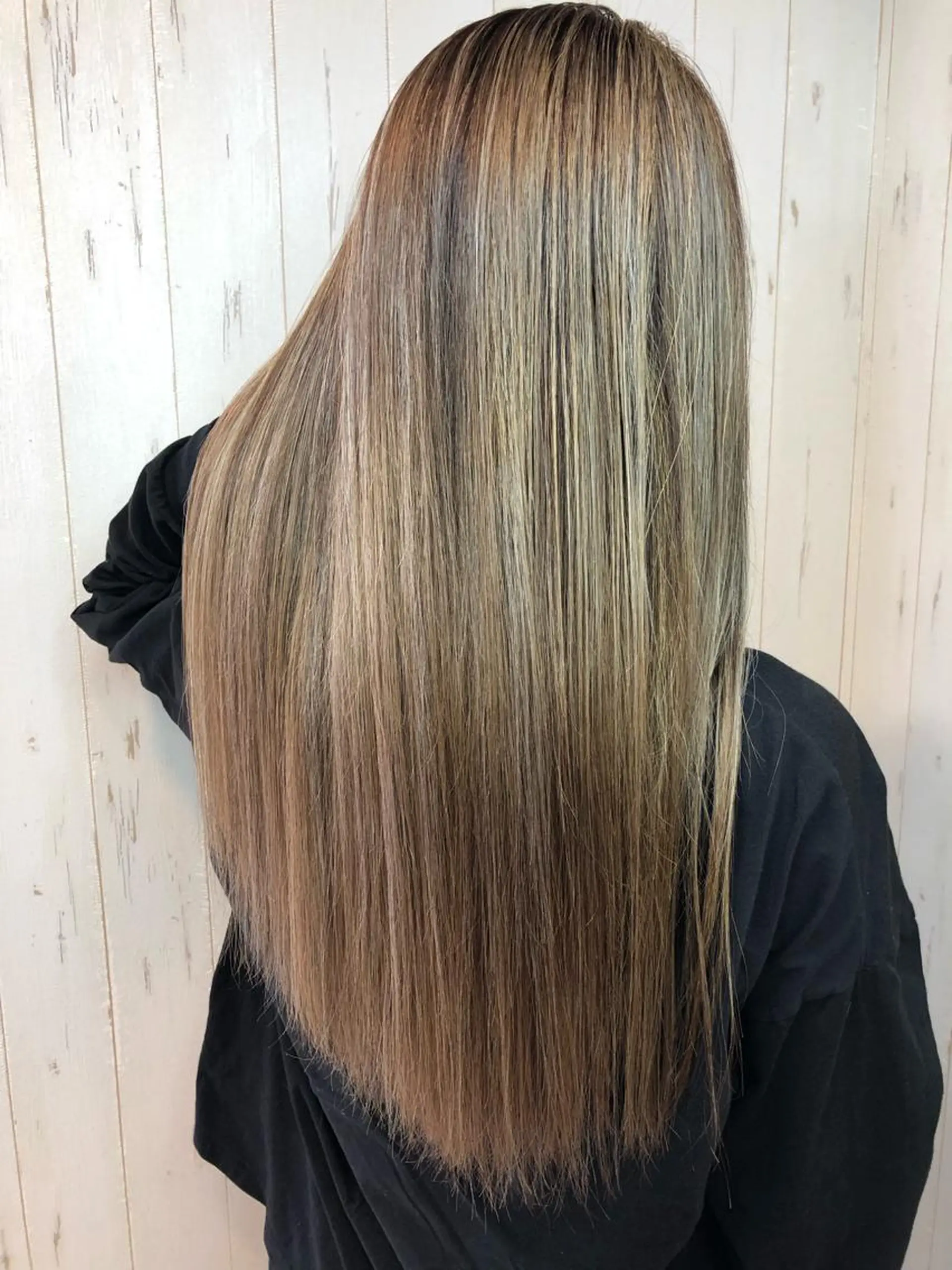セミロング ヘアカラー トリートメント LOCO Ko-kiのヘアスタイル