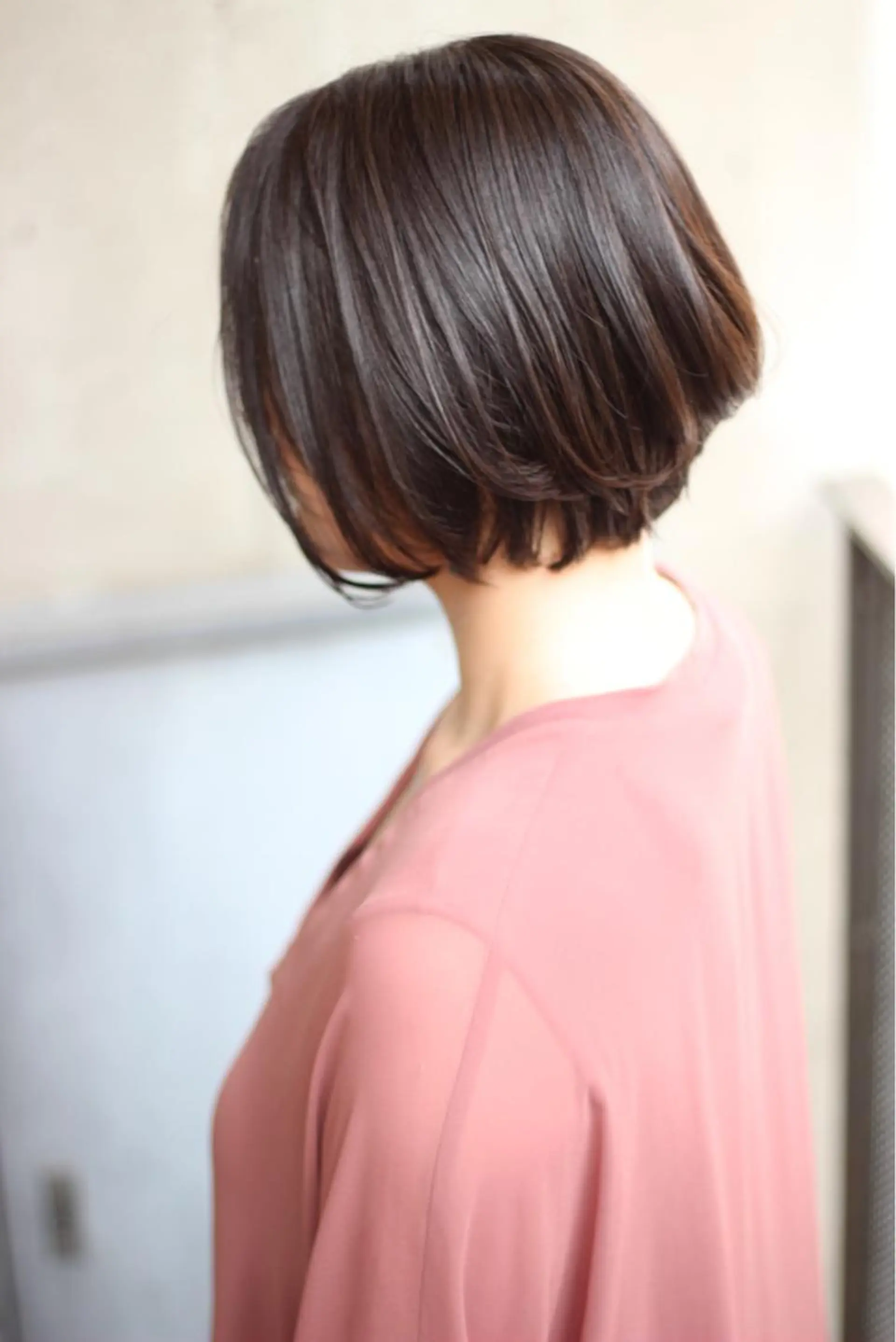 ショート カラー パーマ 前下がりボブ ボブ カット ヘッドスパ 成松 勇治のヘアスタイル