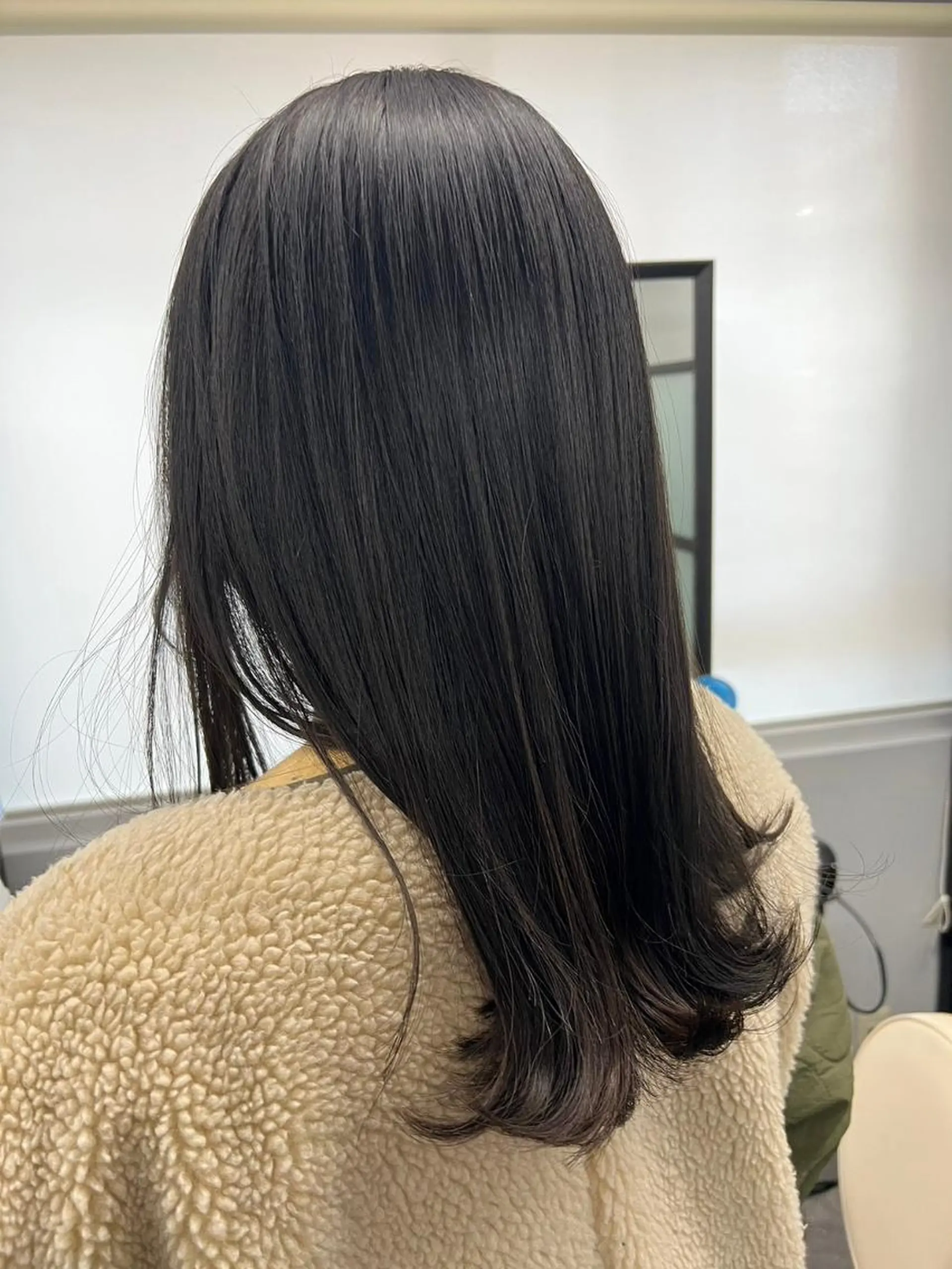 セミロング カラー アディクシーカラー アッシュ バレイヤージュ ミストバング ブリーチ カット 縮毛矯正 N° aria 三軒茶屋のヘアスタイル