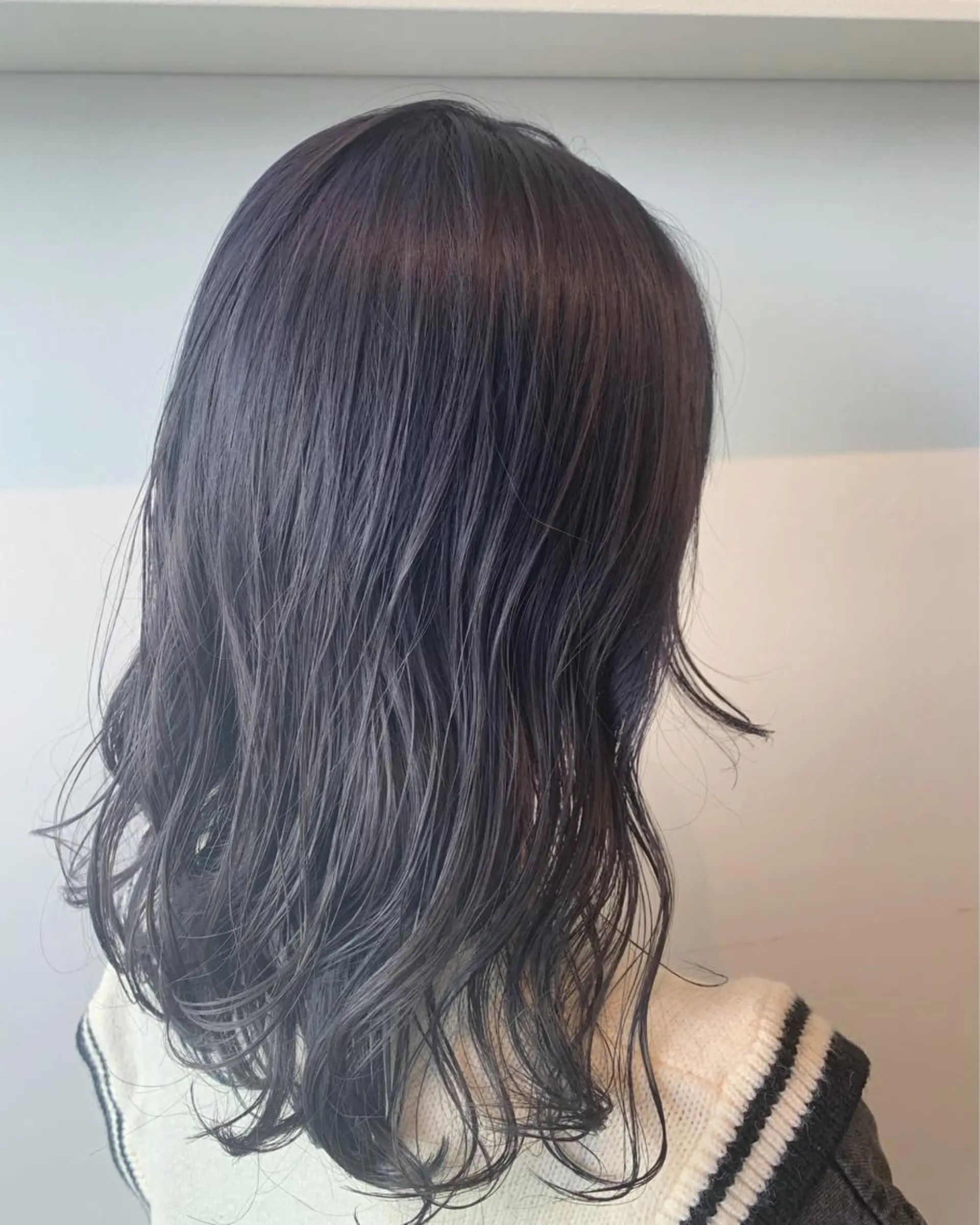 ロング カラー ヘアアレンジ ラベンダーカラー シルバー ヘアカラー トリートメント 山崎 澪のヘアスタイル